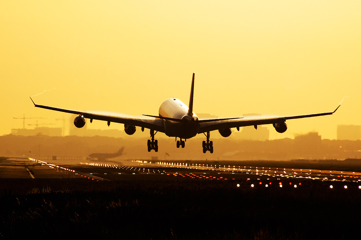 Aiplane-Takeing-Off.jpg