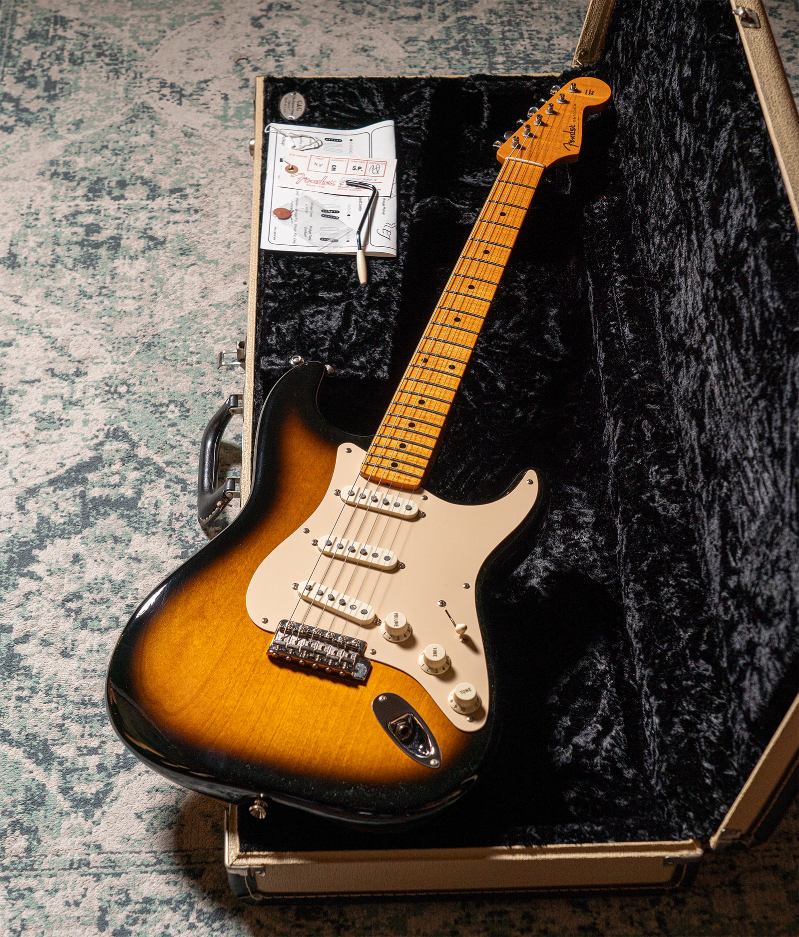 2009 Fender Eric Johnson Signature Stratocaster 2-Tone Sunburst