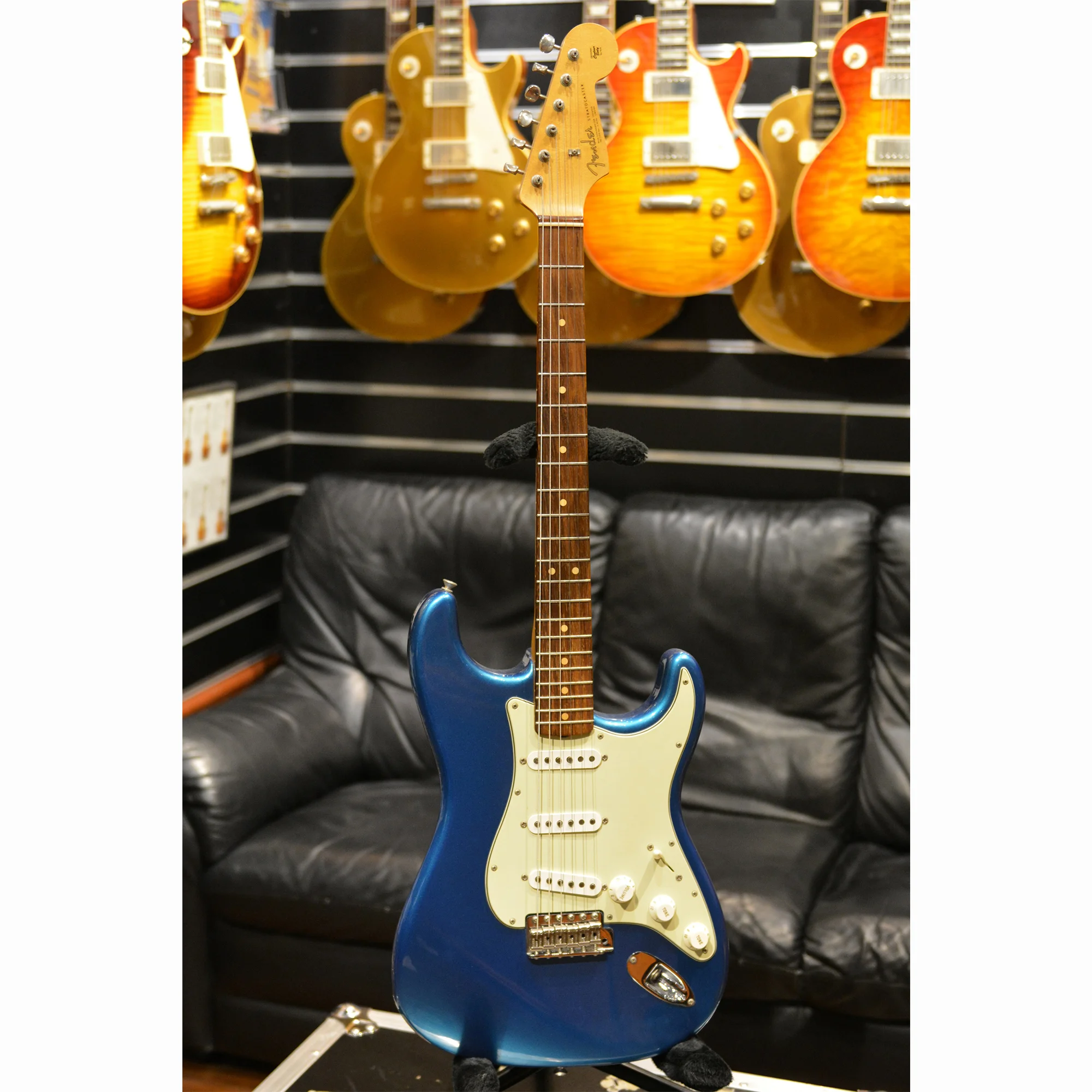 FENDER R16533 PS0026.jpg