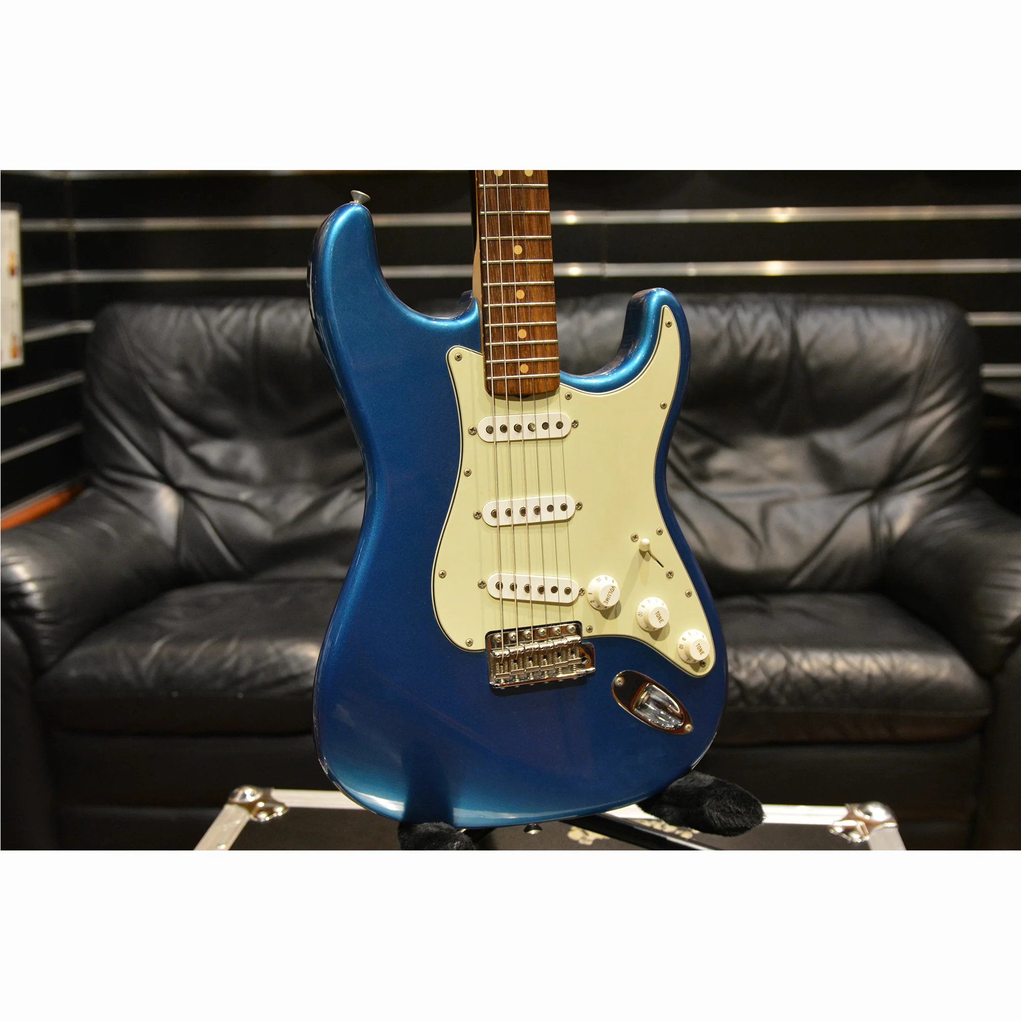 FENDER R16533 PS0025.jpg