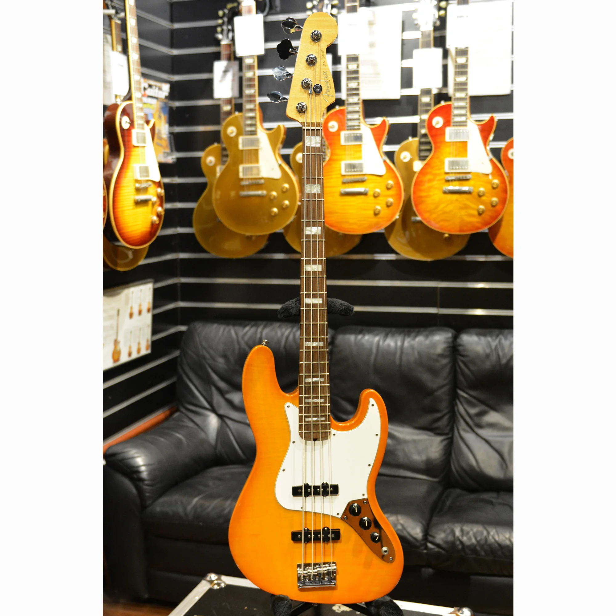 FENDER VIN048136 PS95.jpg