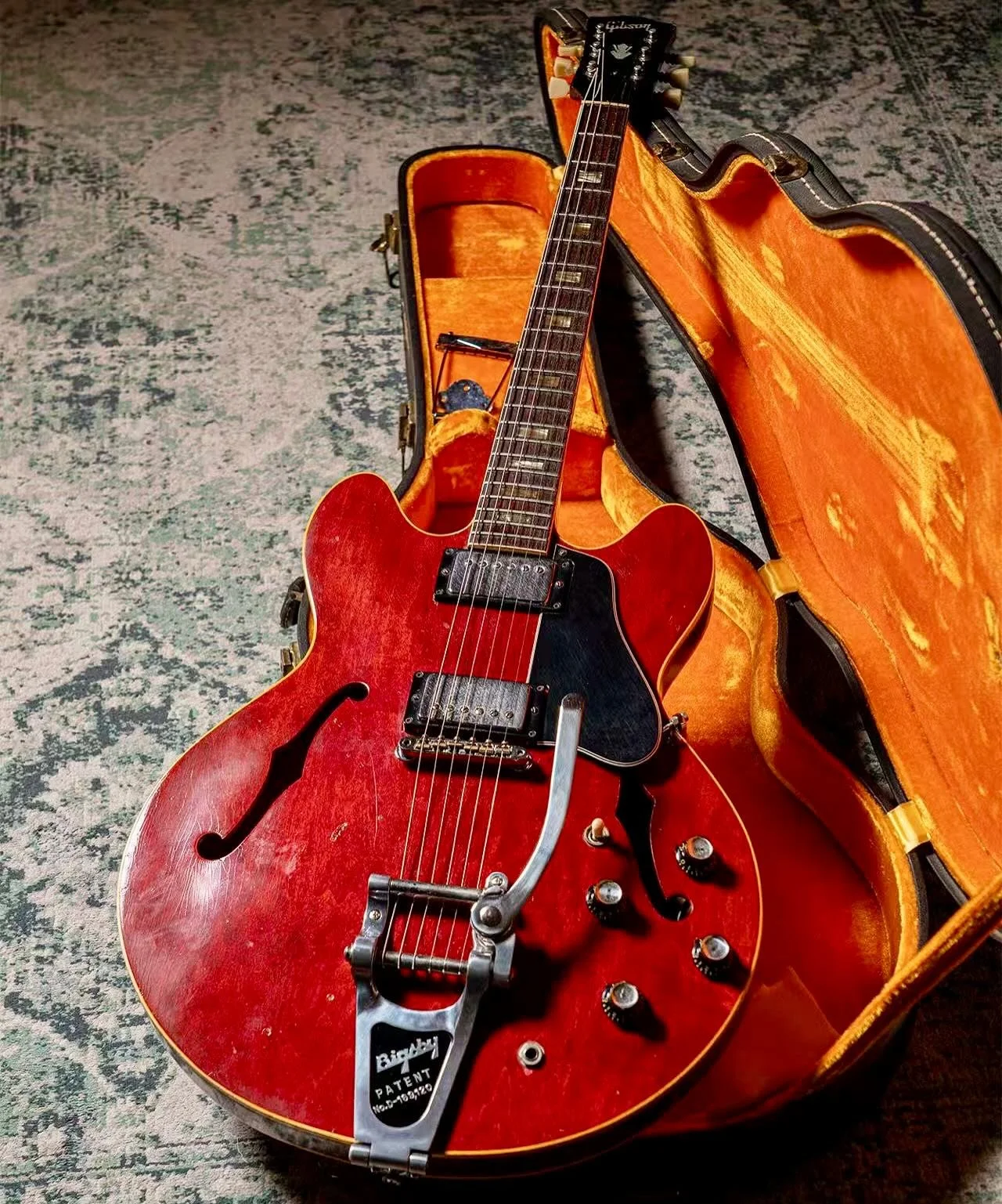 【最新入荷情報介绍 Oct 2.0】
・本週到貨精選・NEW ARRIVAL・
▫️Vintage 1966 Gibson ES-335TDC Semi-
Hollowbody Cherry Red
▫️1990 Martin D-45 Dreadnought Guitar
▫️1990 Fender Japan Limited Edition
ST-62 115 All Walnut Strat
▫️Tone King Gremlin 1 x 12’ Combo Turq