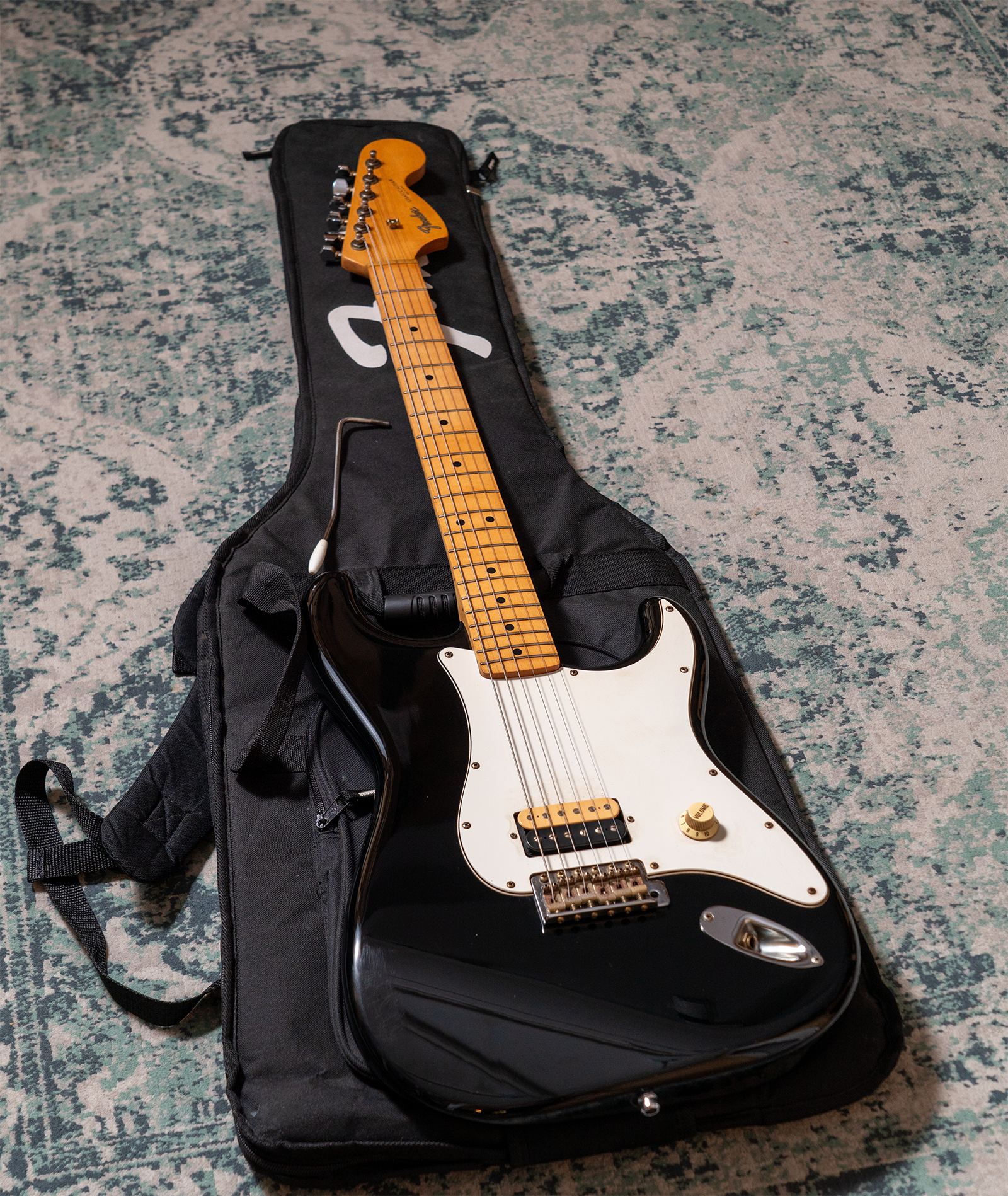 訳ありFender ジャパンST-57 ストラト ヴィンテージ Fender ST-57