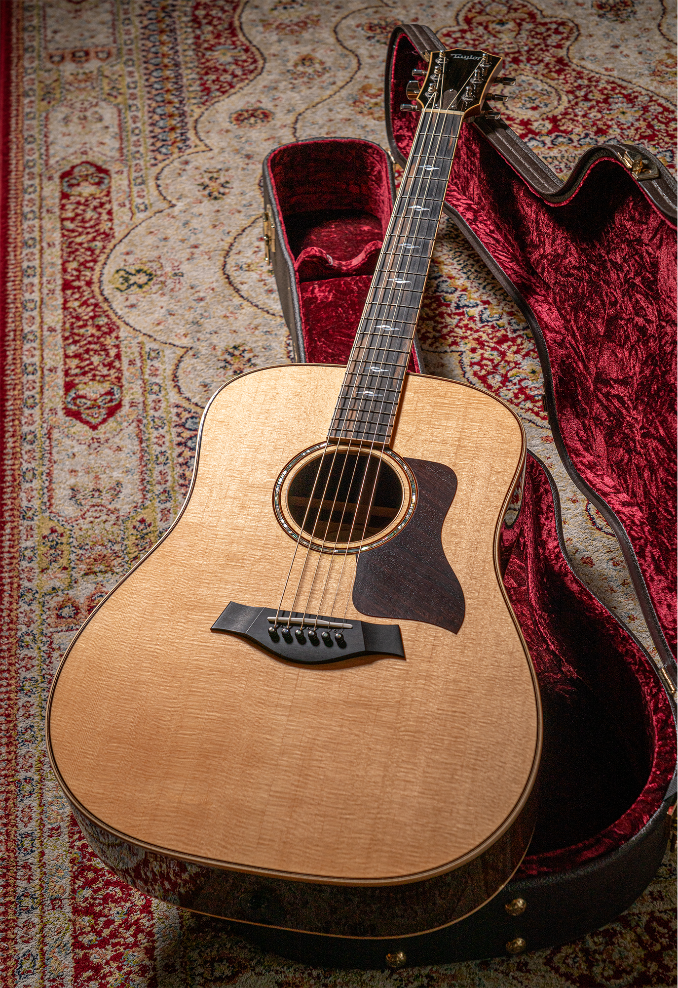 2015 Taylor 810E Dreadnought Acoustic-Electric Guitar