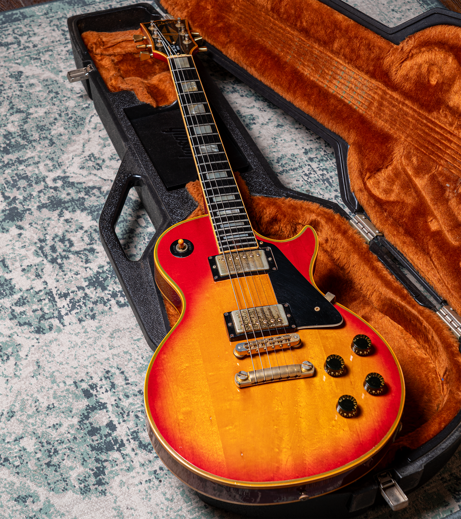 Vintage 1979 Gibson Les Paul Custom Cherry Sunburst — GUITARSOFA SHOP