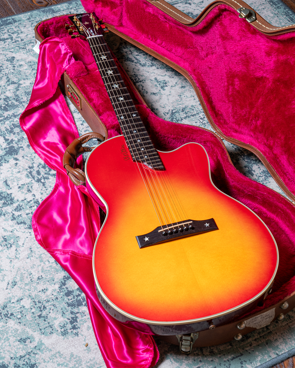 ギター Gibson SST Chet Atkins Model Gibson Chet Atkins SST - Wikipedia
