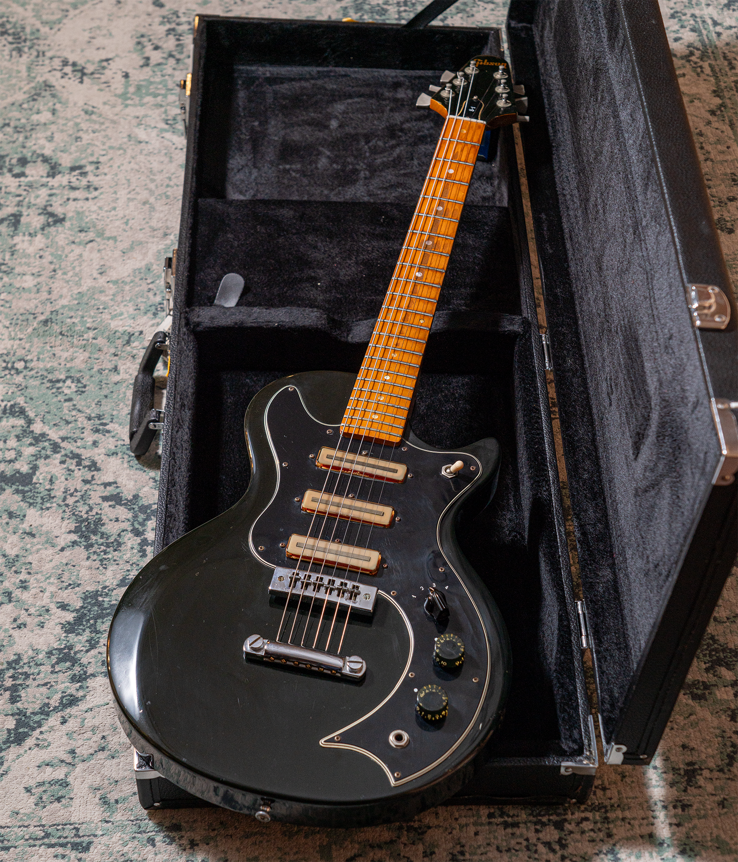 Vintage 1978 Gibson S1 Black — GUITARSOFA SHOP