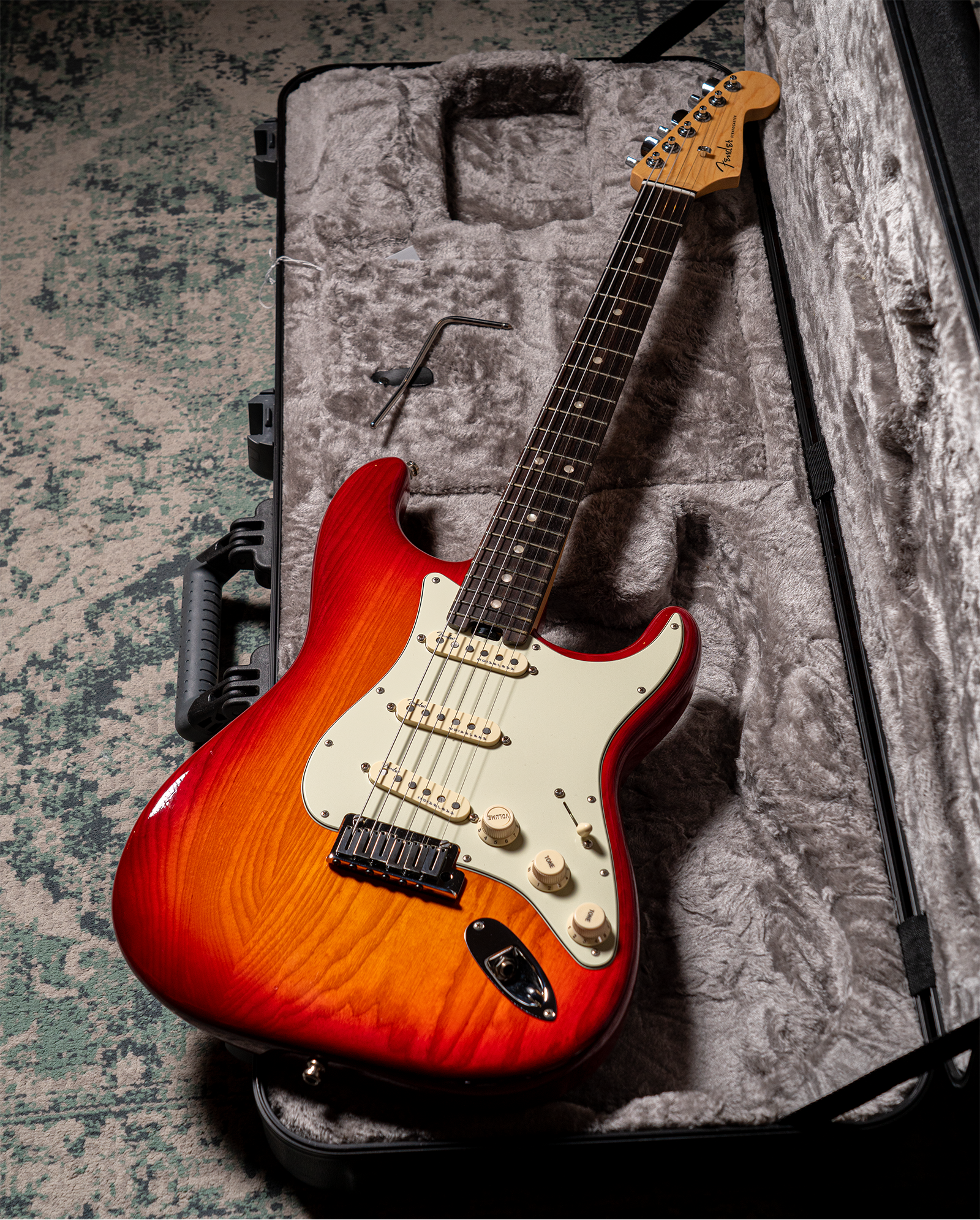2016 Fender American Elite Stratocaster Aged Cherry Sunburst