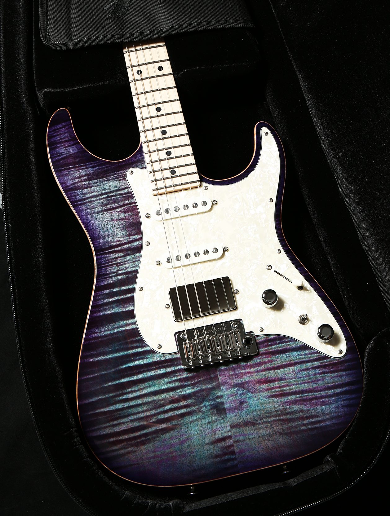 Tom Anderson Drop Top Classic Shortly Ultraviolet Blue with Purple Edge
