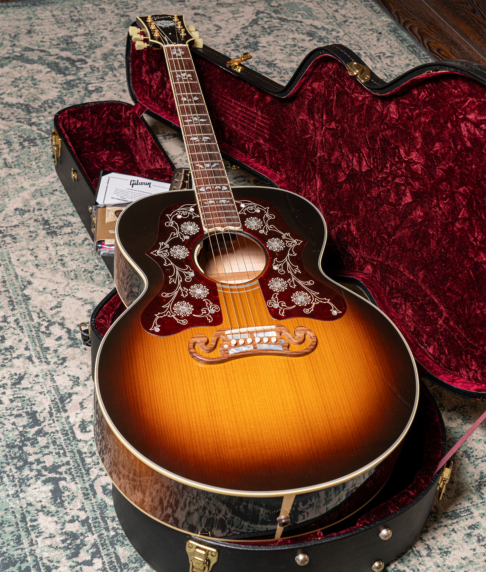 2017 Gibson Custom Shop Bob Dylan SJ-200  'Player's Edition" Vintage Sunburst