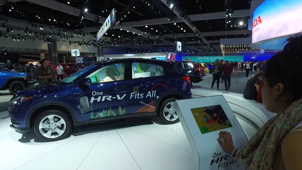 Honda Auto Show HR-V Interior Projection and Control Tablet.png