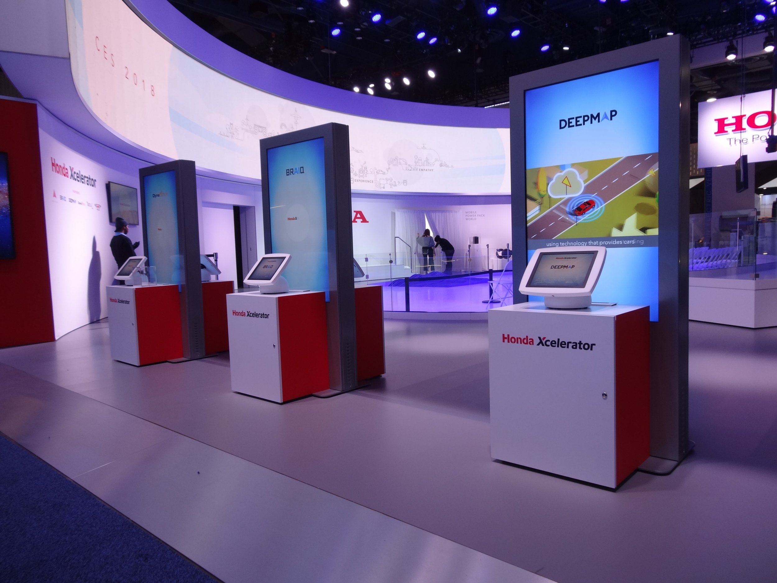 Honda CES 2018 Vertical Screen and iPad Animation Wide.jpeg