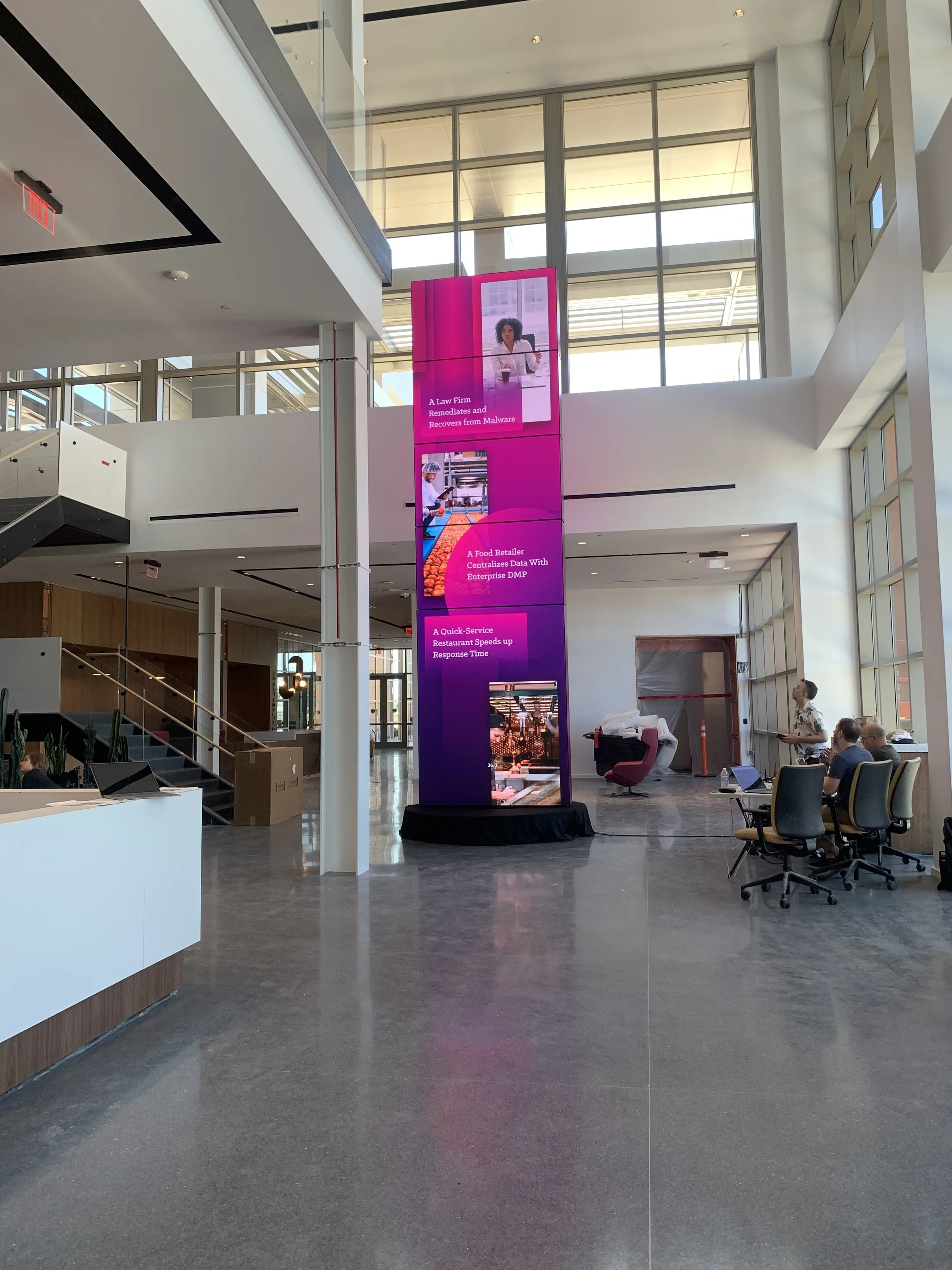 Giant kinetic LED sculpture that welcomes visitors to the building lobby with brand stories and ambient content.