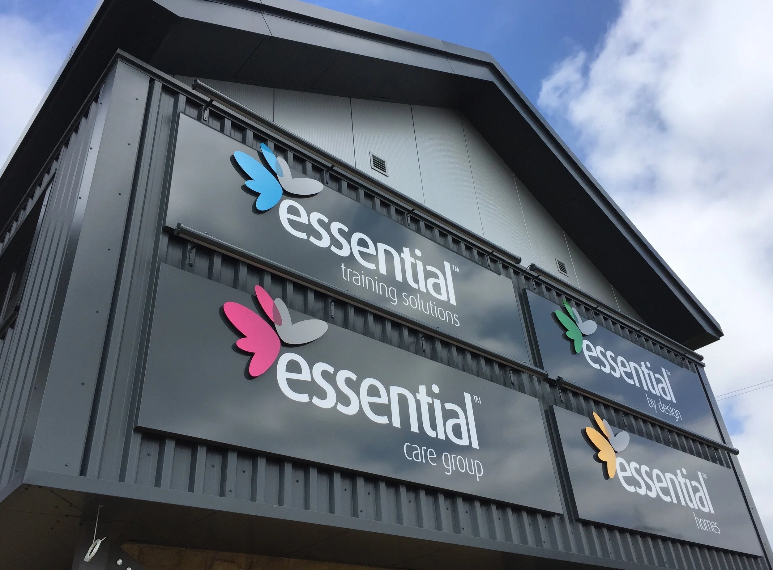 Aluminium composite tray with built up section & lighting installation