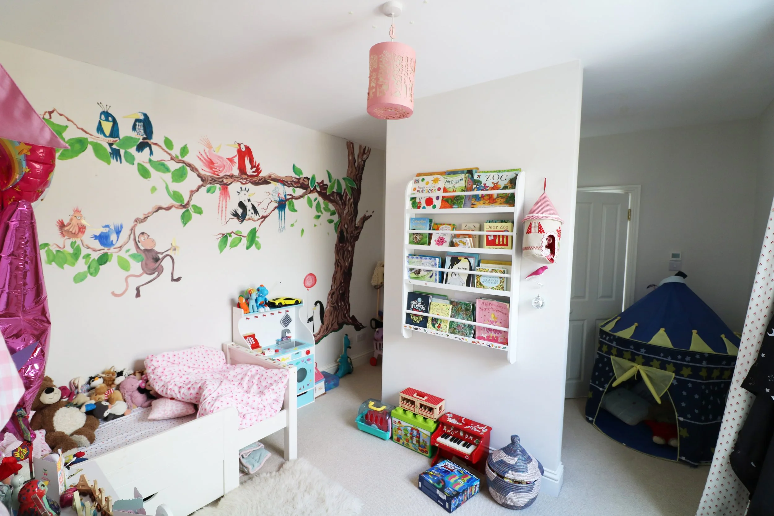 Percy Road, Hammersmith, W12. Bedroom/Playroom