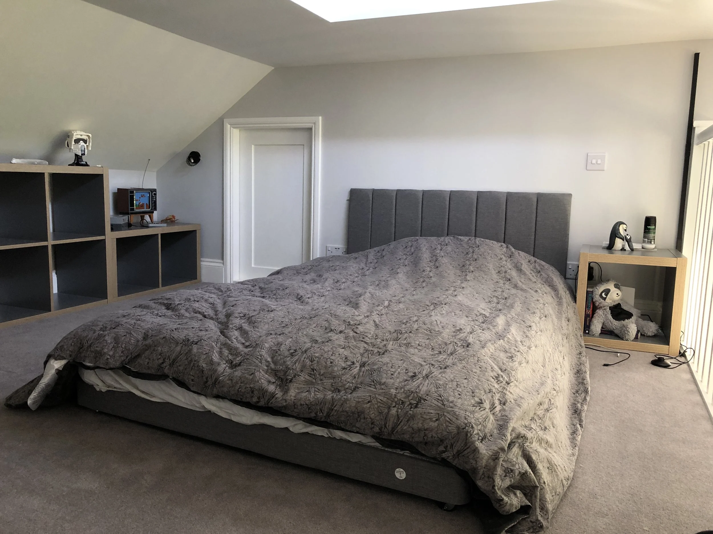 Wolseley Gardens, Grove Park, W4. Mezzanine bedroom
