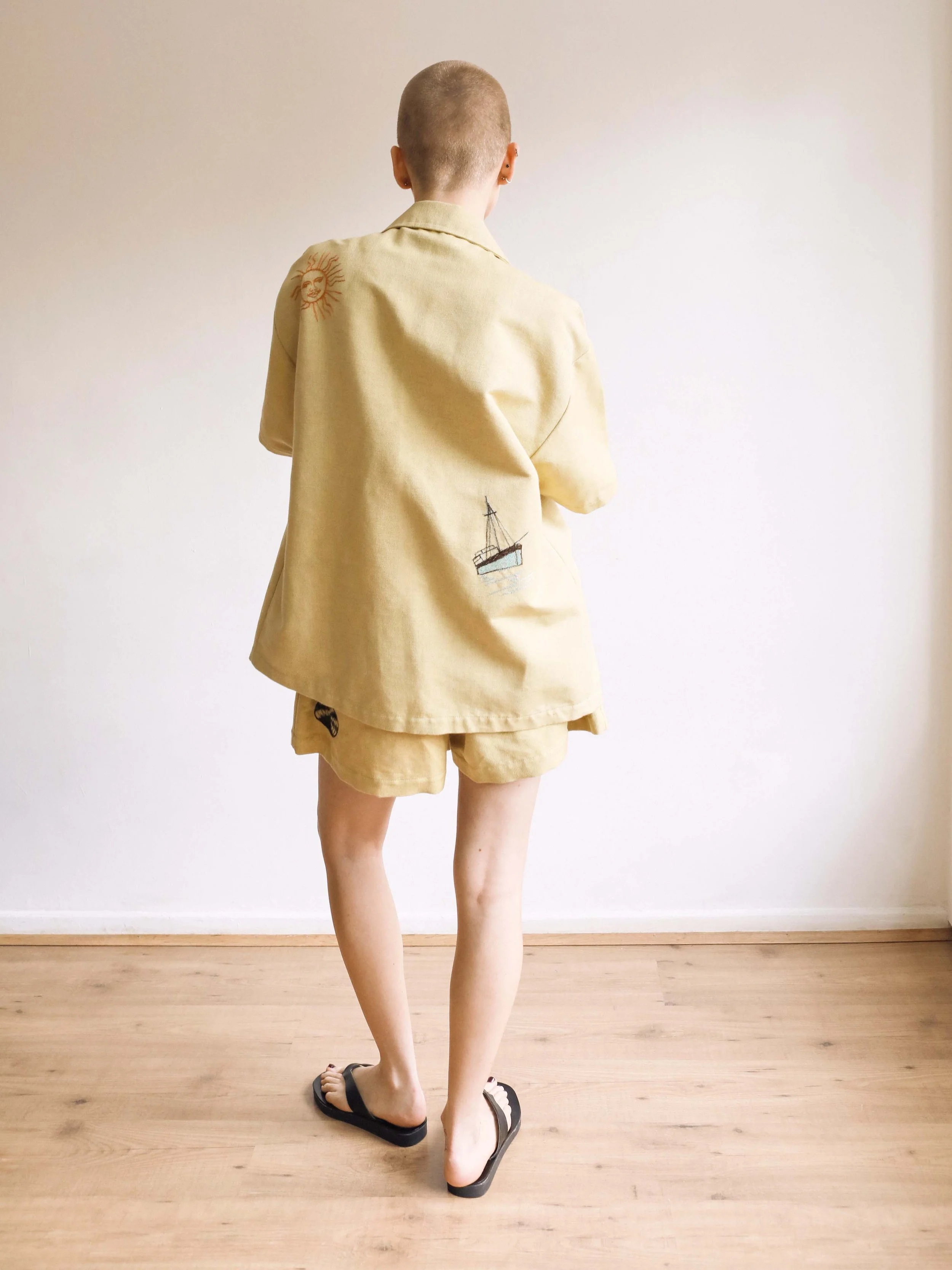 yelllow outfit 2.jpg