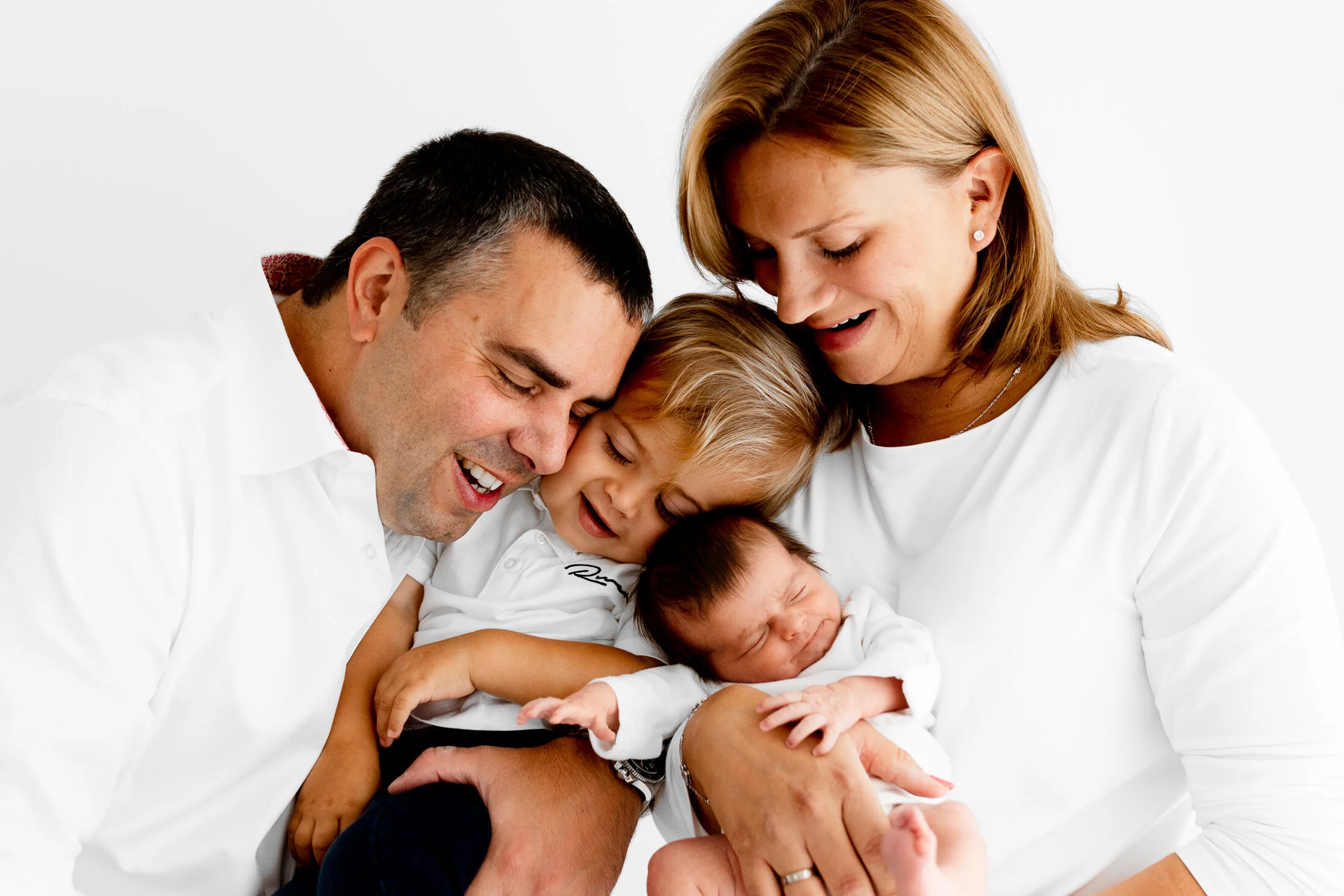 newborn photographer wokingham natural baby photography studio session