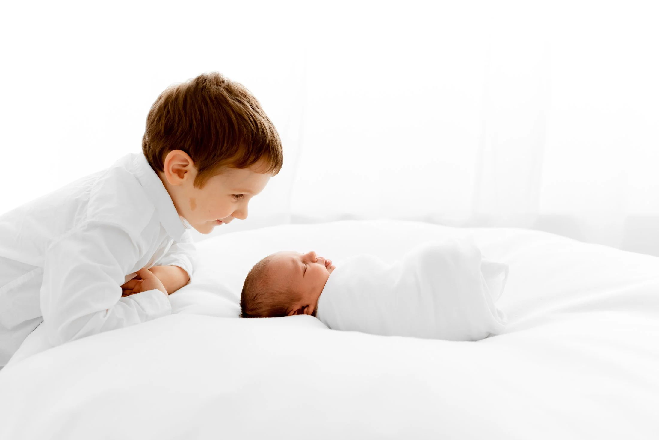 relaxed newborn photography near reading natural baby session