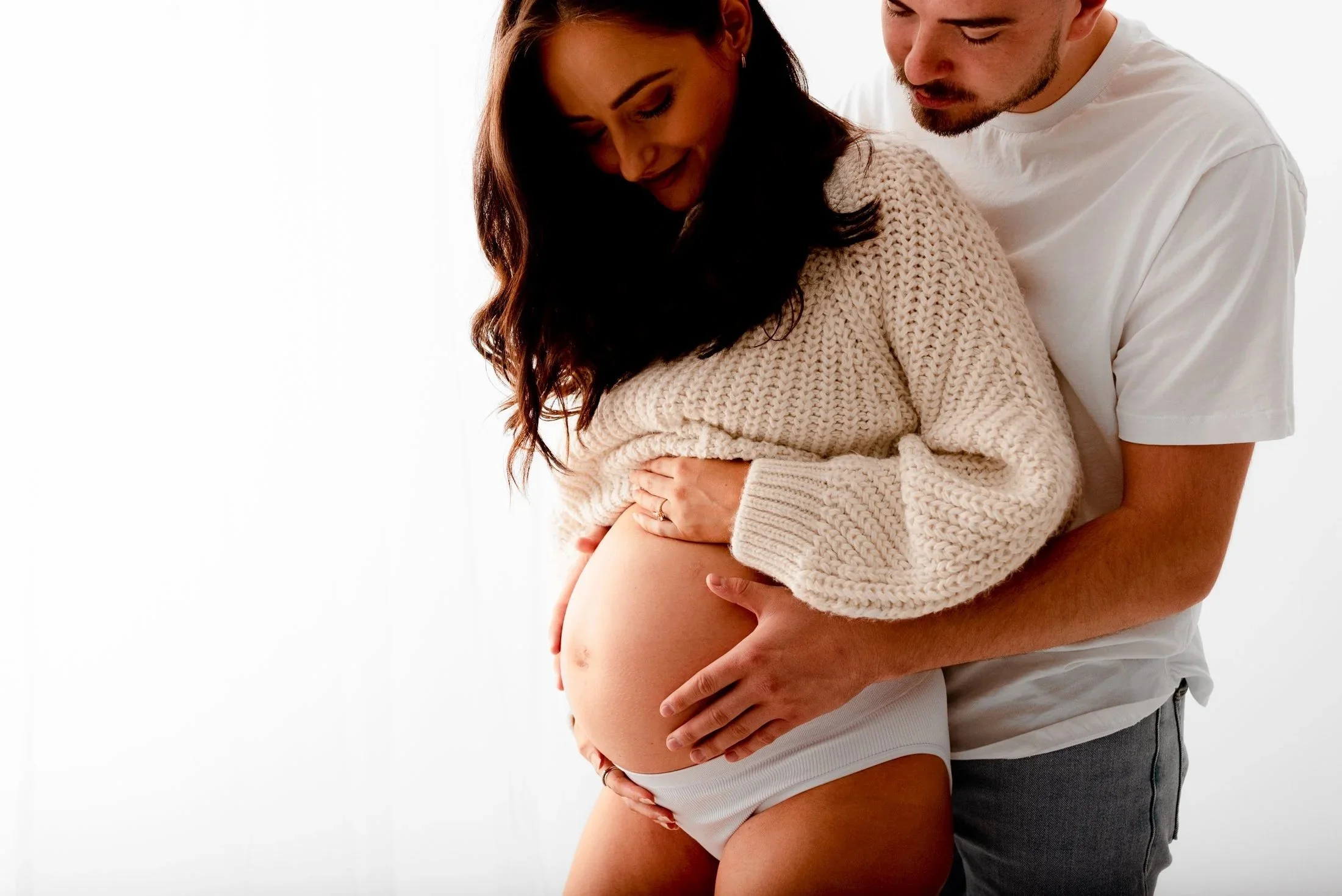 natural maternity photography reading parents expecting baby studio session