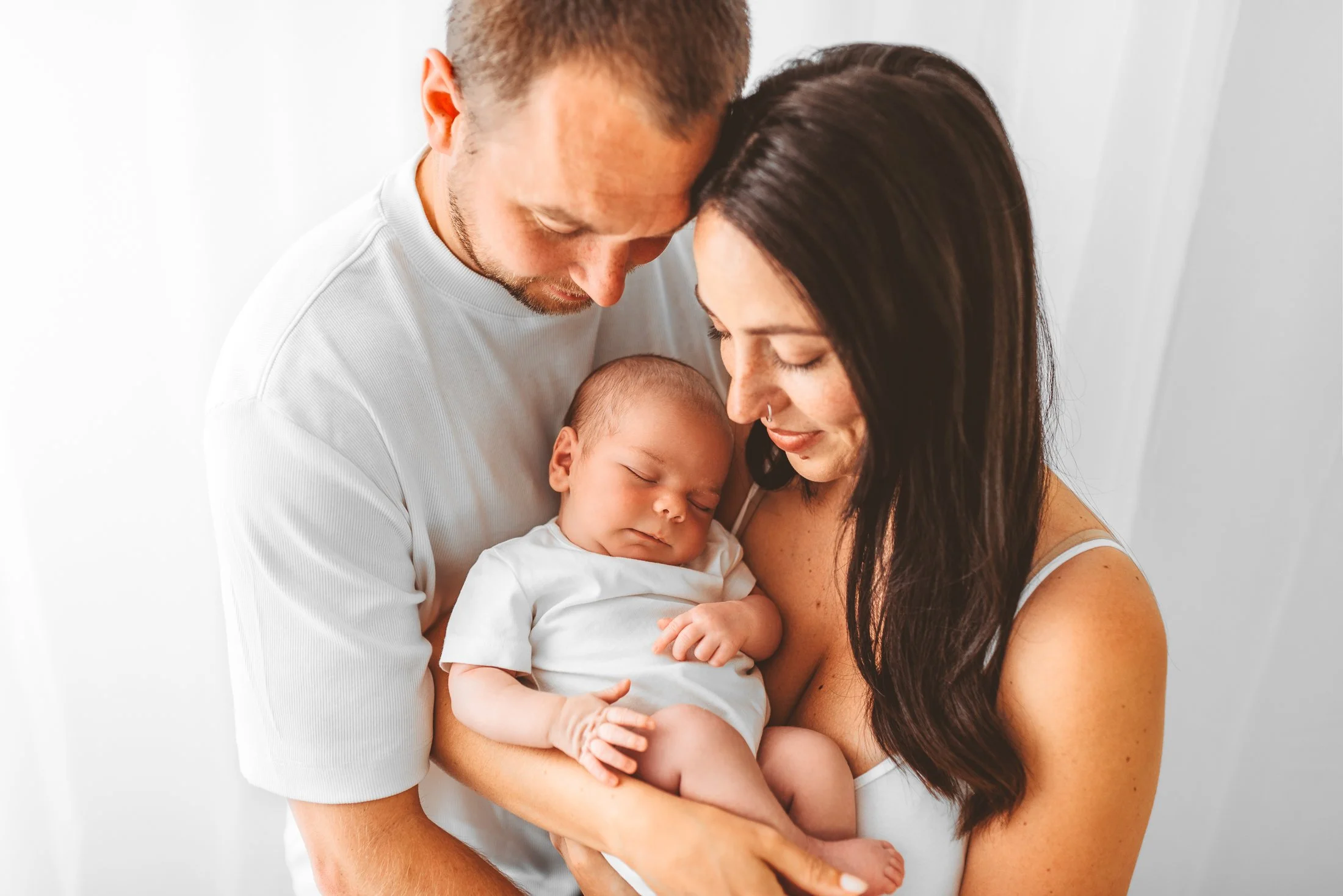 Searching for a “Newborn Photographer Near Me”? Here’s What Parents in Wokingham Should Look For