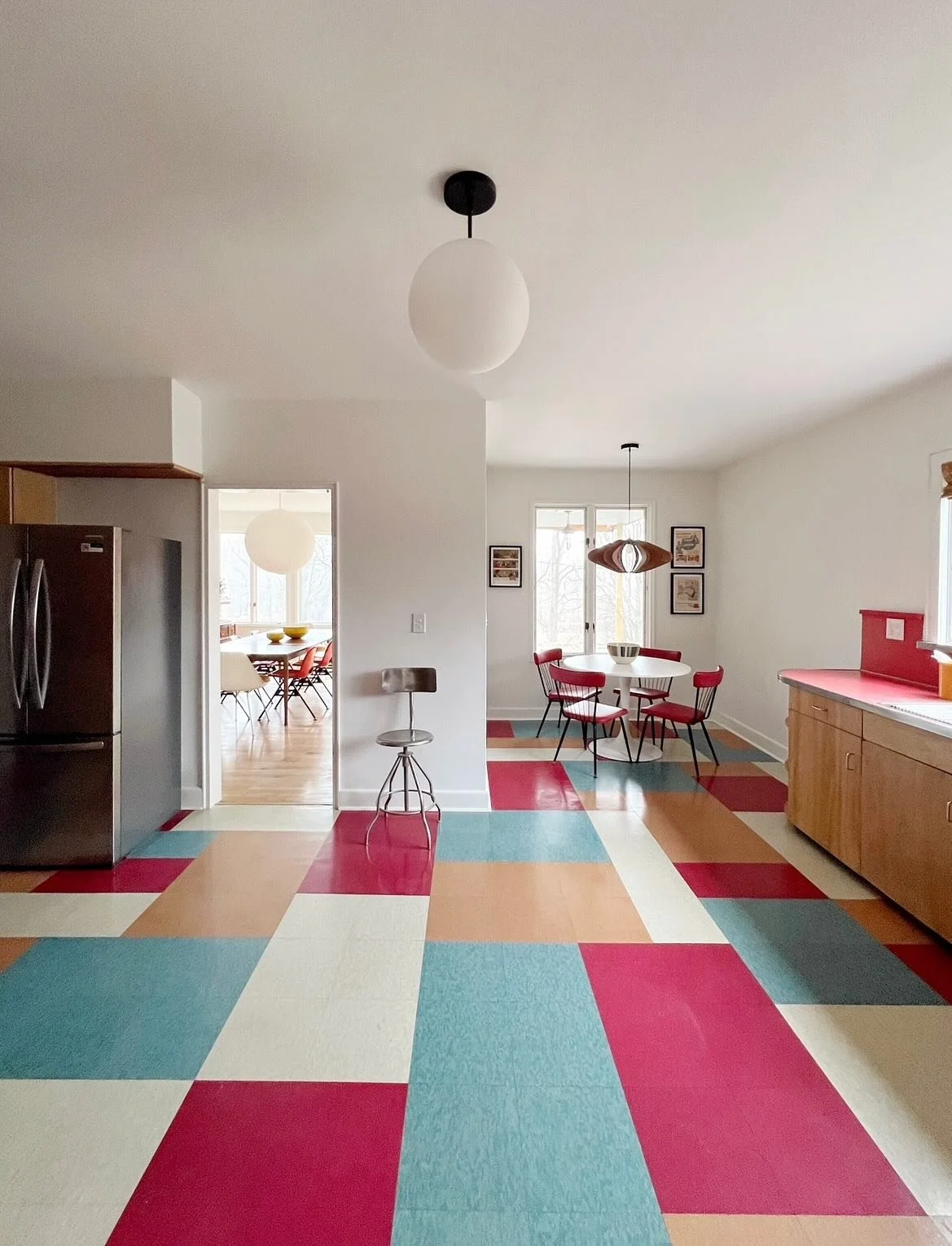 I was out in Hudson, NY today dropping off various items to a few of the guesthouses I&rsquo;ve been working on for @barnatlibertyfarms . I had a chance to stop by #creeekview (the house we jokingly referred to as the Brady Bunch house), and was remi