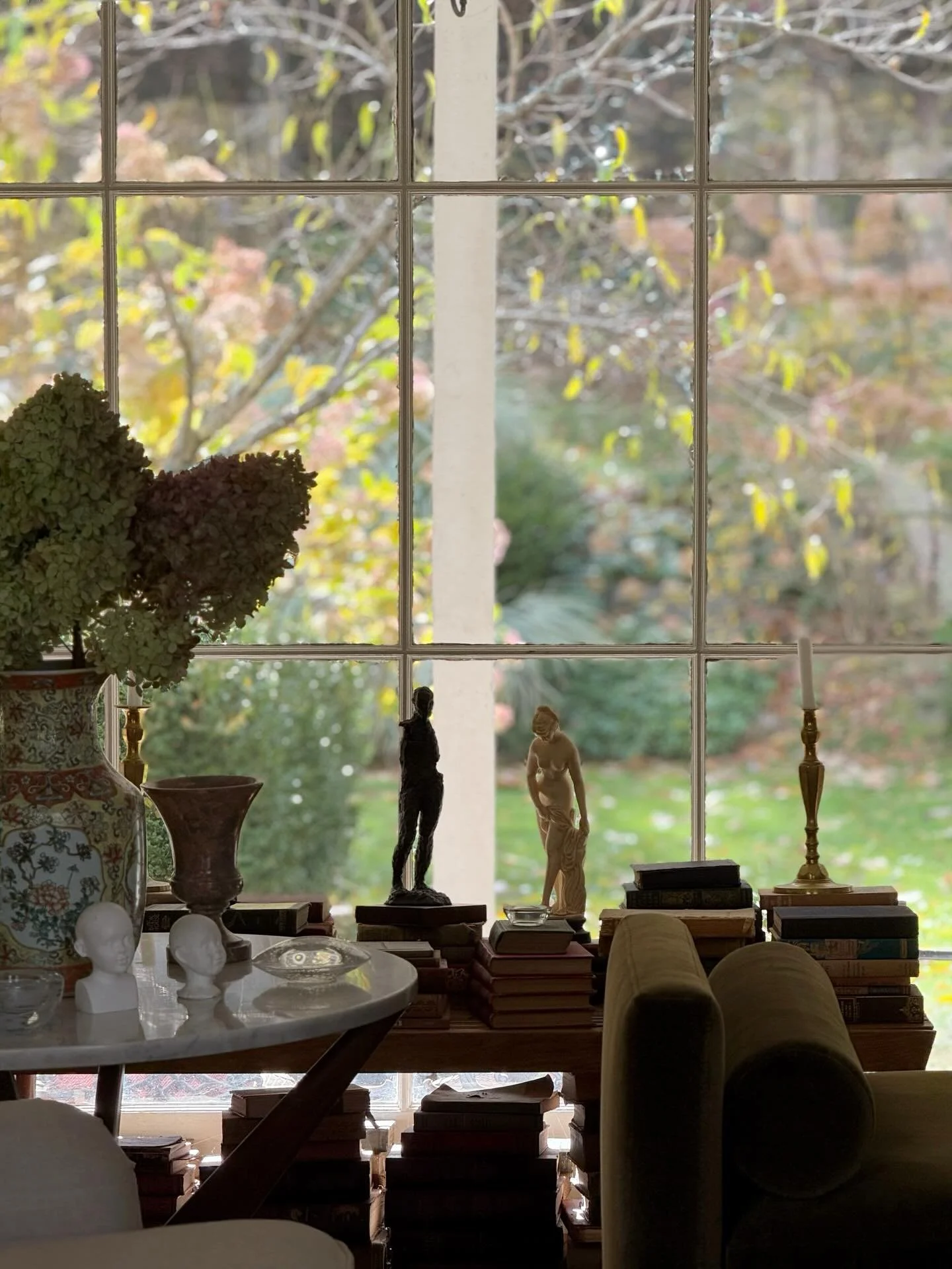 Sunday morning 🤎
I know it&rsquo;s been a little while - no excuse other than life 🤷&zwj;♀️. I&rsquo;ve been holding down the fort on my own for the past three weeks while my husband has been stuck in the city with work, but he&rsquo;s finally back