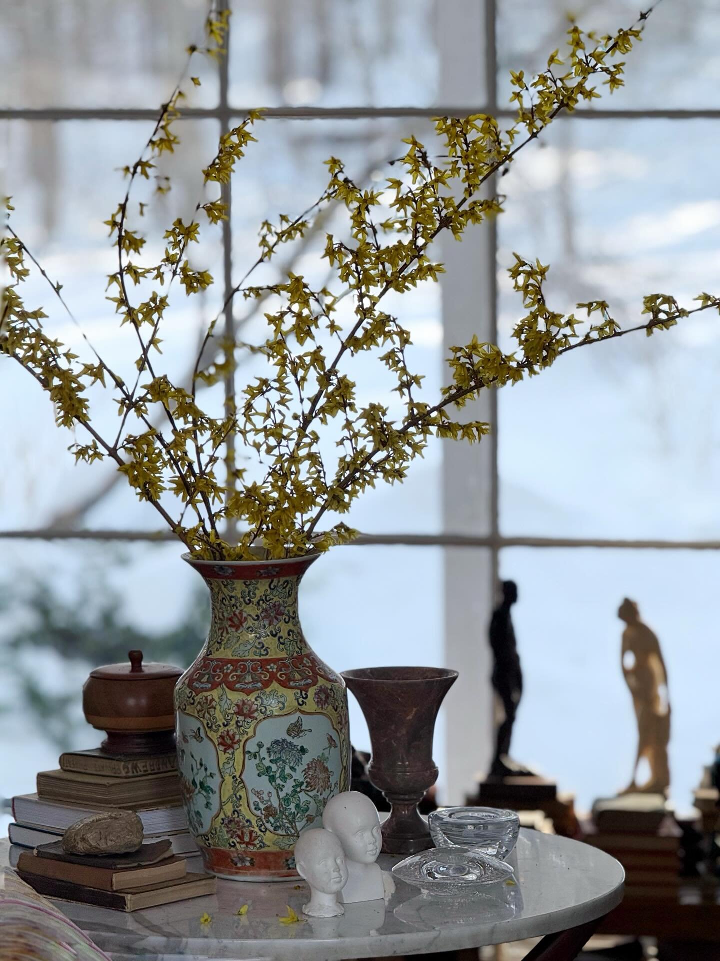 It&rsquo;s going on two weeks since my forsythia branches first bloomed. And every time I walk into this room it&rsquo;s like a little burst of spring sunshine. I&rsquo;m telling you, if you need a pick me up to get you through the bitter cold, get o