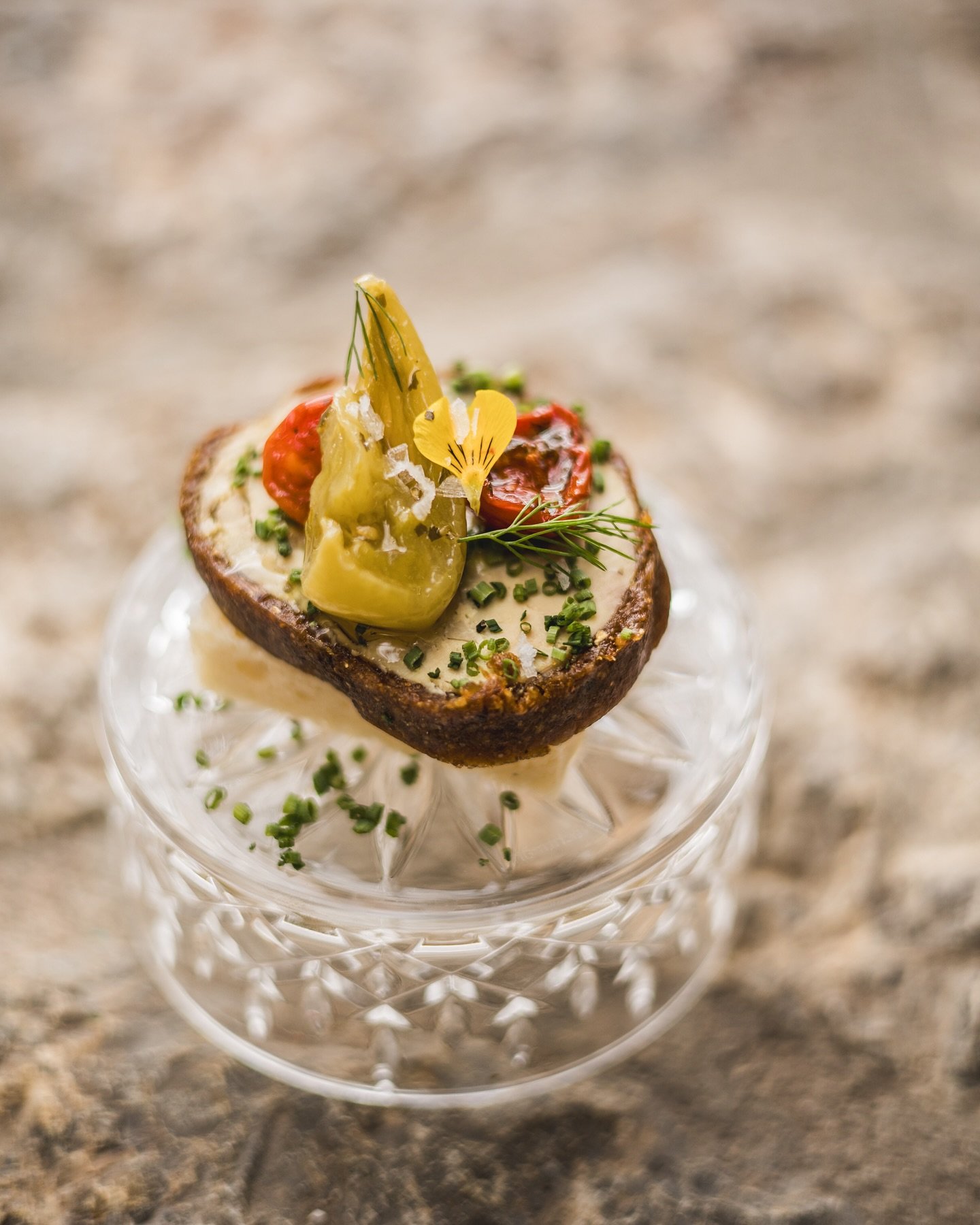 .
.
Trabajamos con mimo cualquier detalle para que sientas nuestra gastronom&iacute;a #mallorquina como nunca antes.

En pleno paseo del precioso #puertodesoller puedes encontrarnos y fusionarte con su espectacular entorno y producto.

Te esperamos d