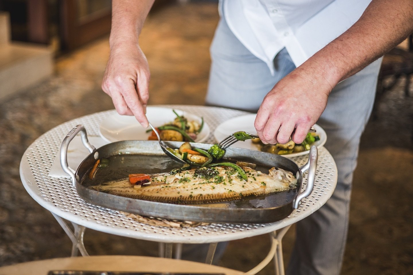 .
.
&iexcl;Arrancamos la semana a tope de energ&iacute;a!

De martes a domingo puedes disfrutar del mejor producto local y la mejor ubicaci&oacute;n en un entorno &uacute;nico.

No dudes en reservar tu mesa y vivir el #portdesoller como nunca antes.
