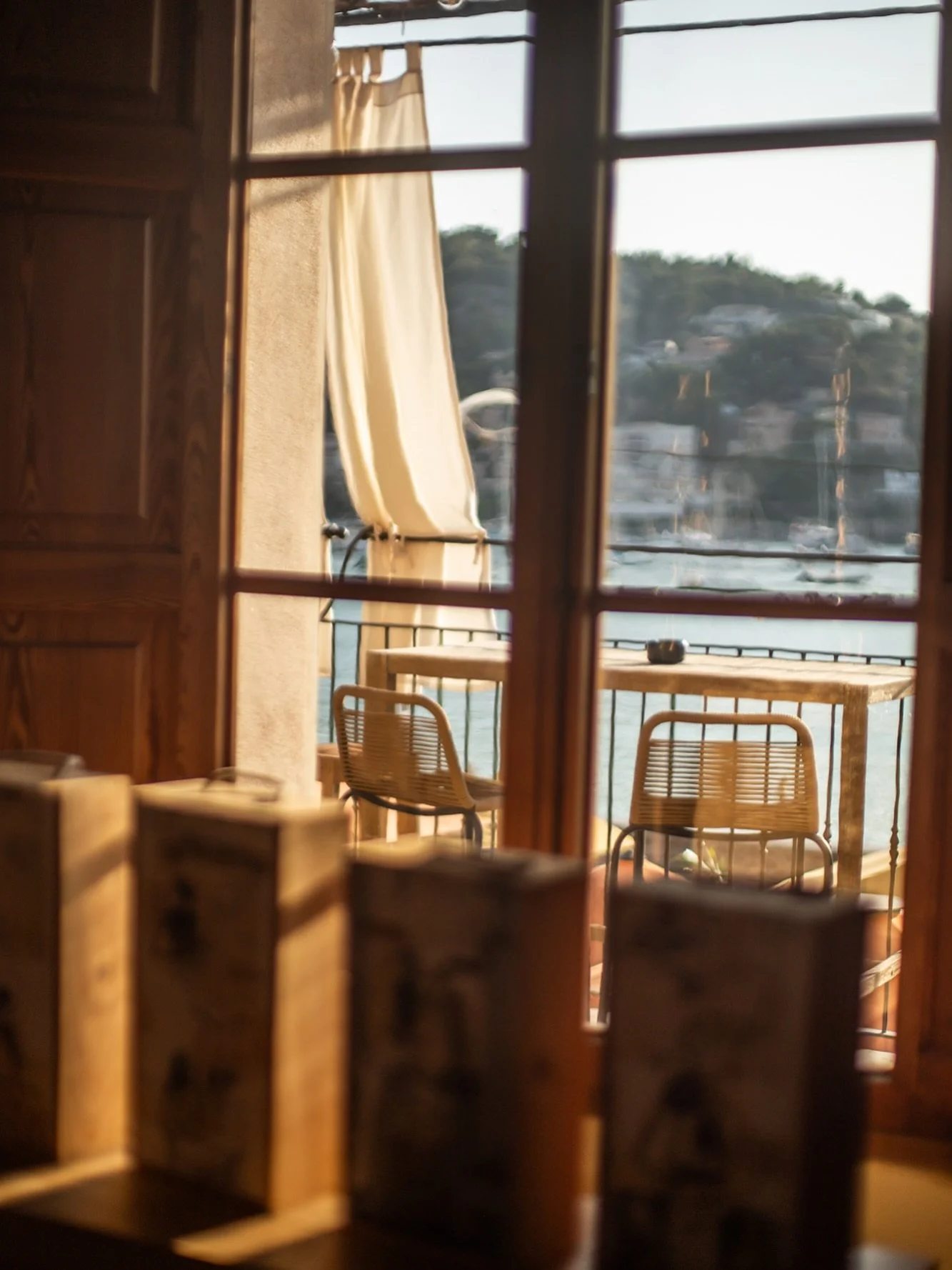 .
.
Desde nuestro balc&oacute;n vemos entrar la luz que indica la llegada inminente de noviembre.🍂

Con el cambio de mes aprovechamos para comunicar nuestro nuevo horario:

A partir del 1 de Noviembre abriremos &uacute;nicamente los VIERNES, SABADO 