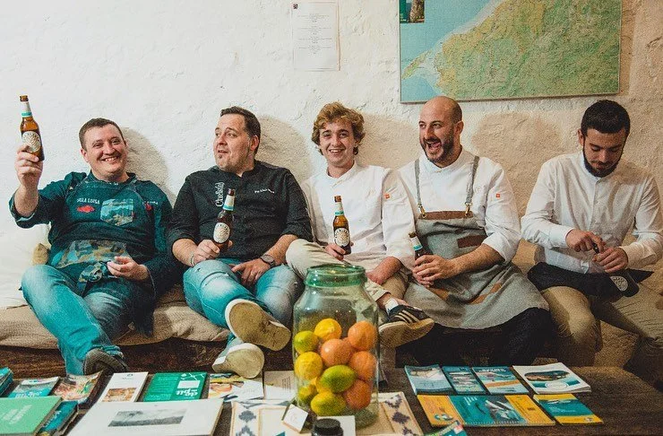 .
.
Espectacular la noche que vivimos ayer en nuestro restaurante con el chef @lluis_87 @villaluisasoller y todo nuestro equipo. Un disfrute revivir recetas y momentos junto a unos comensales que no pararon de disfrutar con nosotros. .
.
Much&iacute;