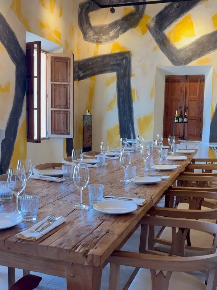 El lugar perfecto para una comida inolvidable&hellip; o para celebrar algo todav&iacute;a m&aacute;s especial. ✨ 

#eventos #villaluisa #comida #vistasalmar