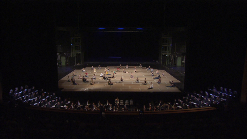 vlcsnap-greatmassmog00064.png