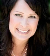 Lisa Thompson, Agent