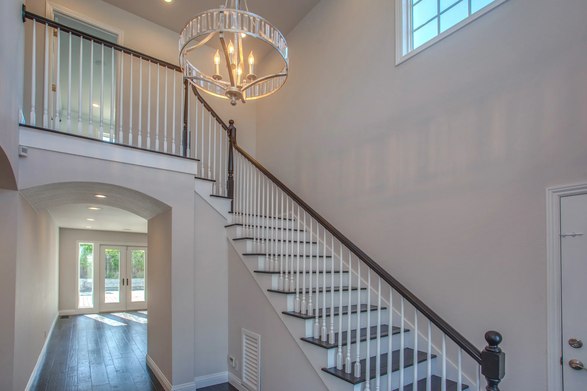 05 Foyer.jpg