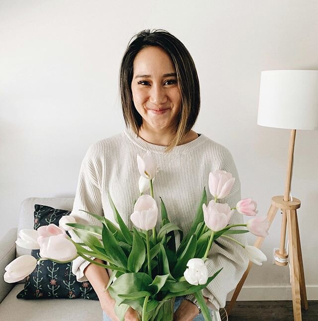 Happy Easter friends! Hope everyone has been able to connect with people they love this weekend. Take care and stay healthy! 🐰🐣
Pc// @flipchi #yxe #makeupbyanhpham #easter2020 #livingyxe #community #stayhealthy