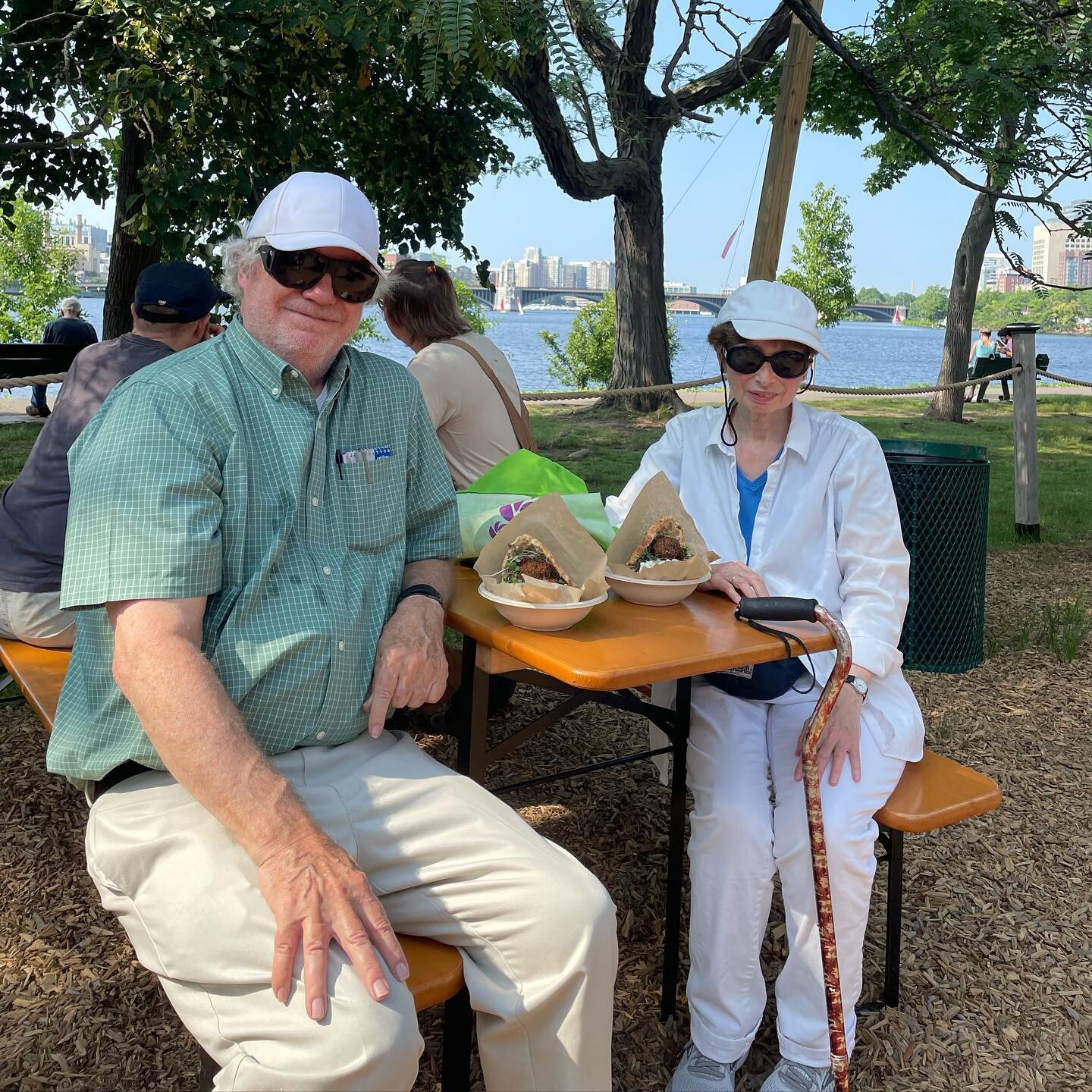 Two of our biggest fans today at the Esplanade ! They make sure to come and visit us every week for a Fantastic Falafel pita sandwich !