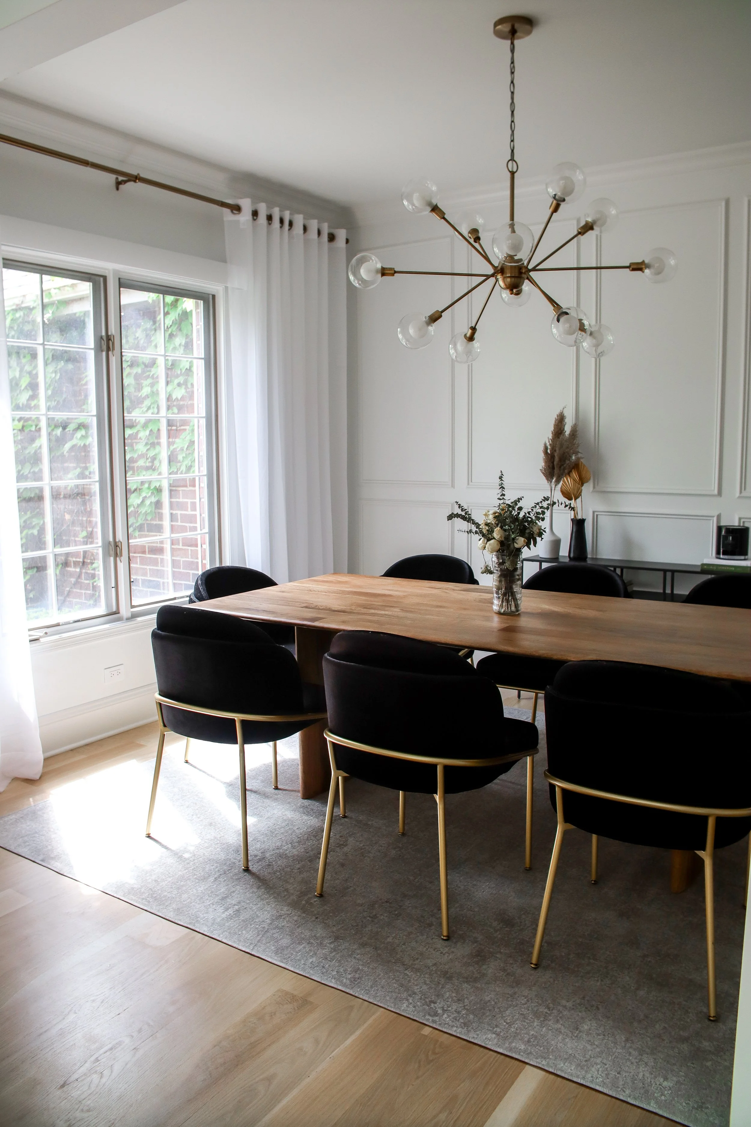 3 Things to Consider When Choosing the Perfect Black Dining Chairs