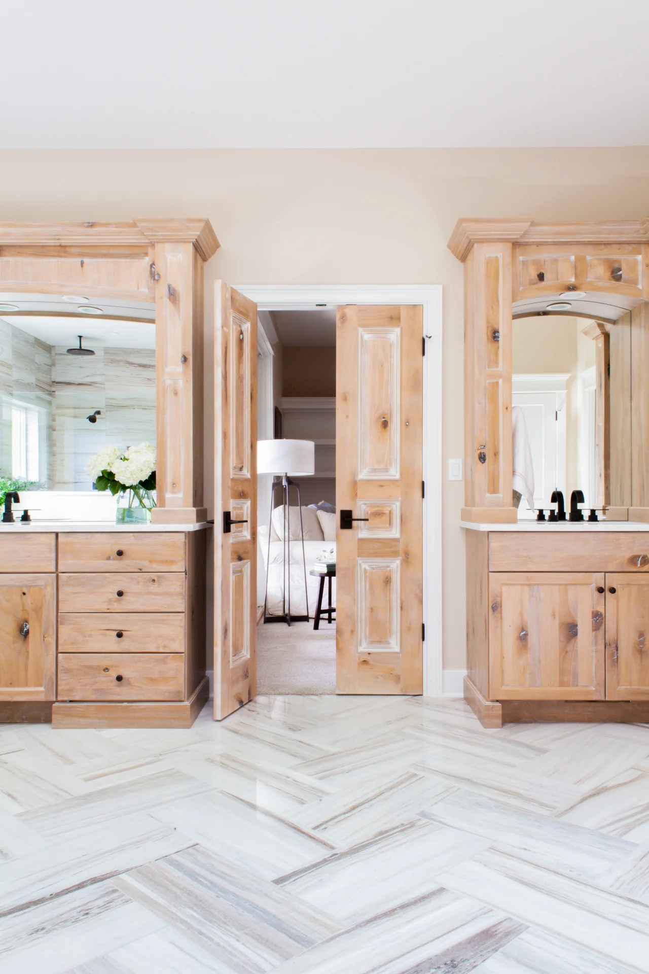 home-reveal-lakeview-scout-and-nimble-14.jpg