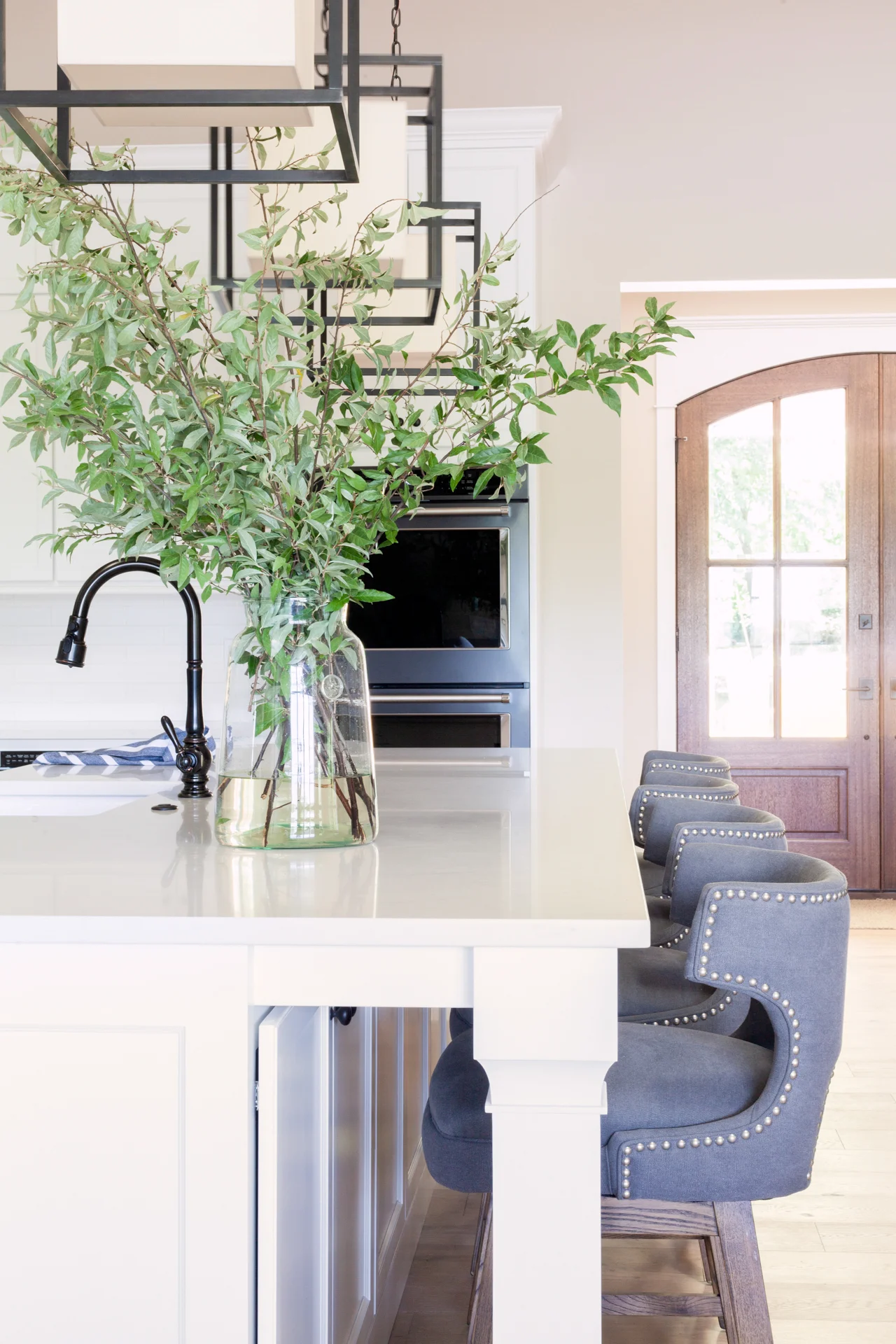home-reveal-lakeview-scout-and-nimble-36.jpg