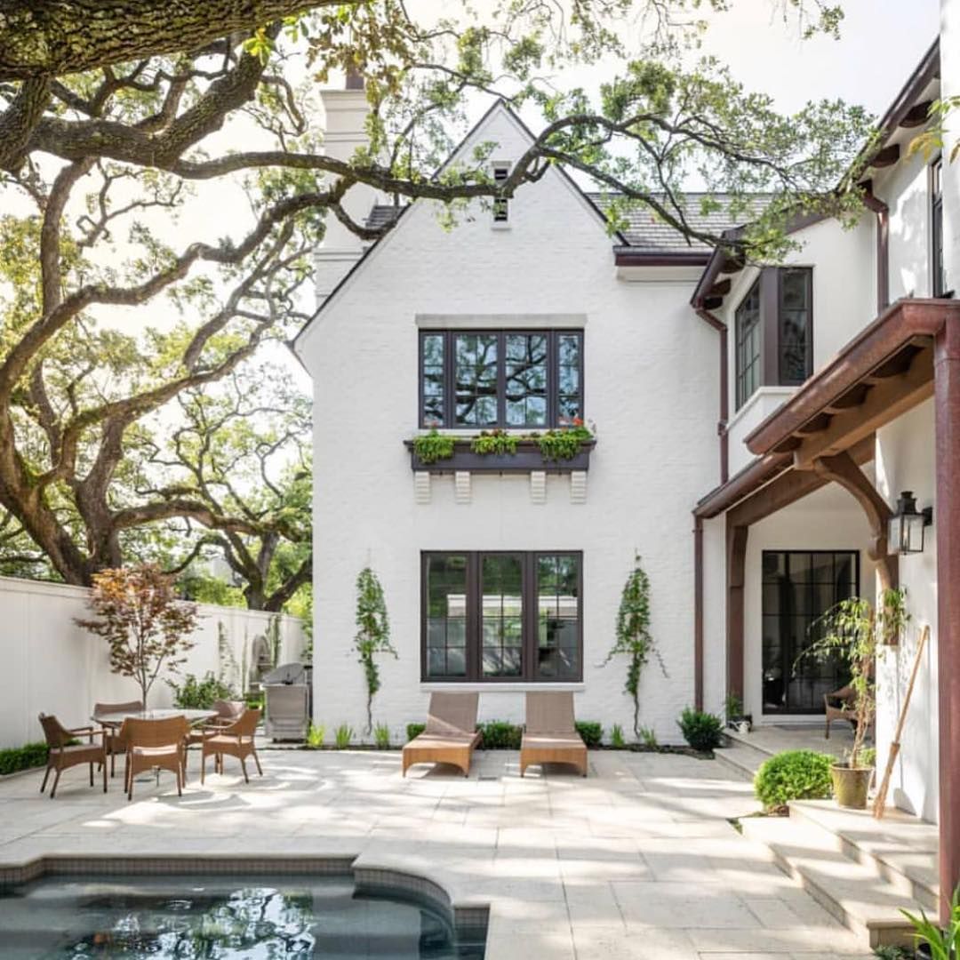 Starting the week off right with this stunning home from @reagan_andre_architecture . 📷: @petermolick