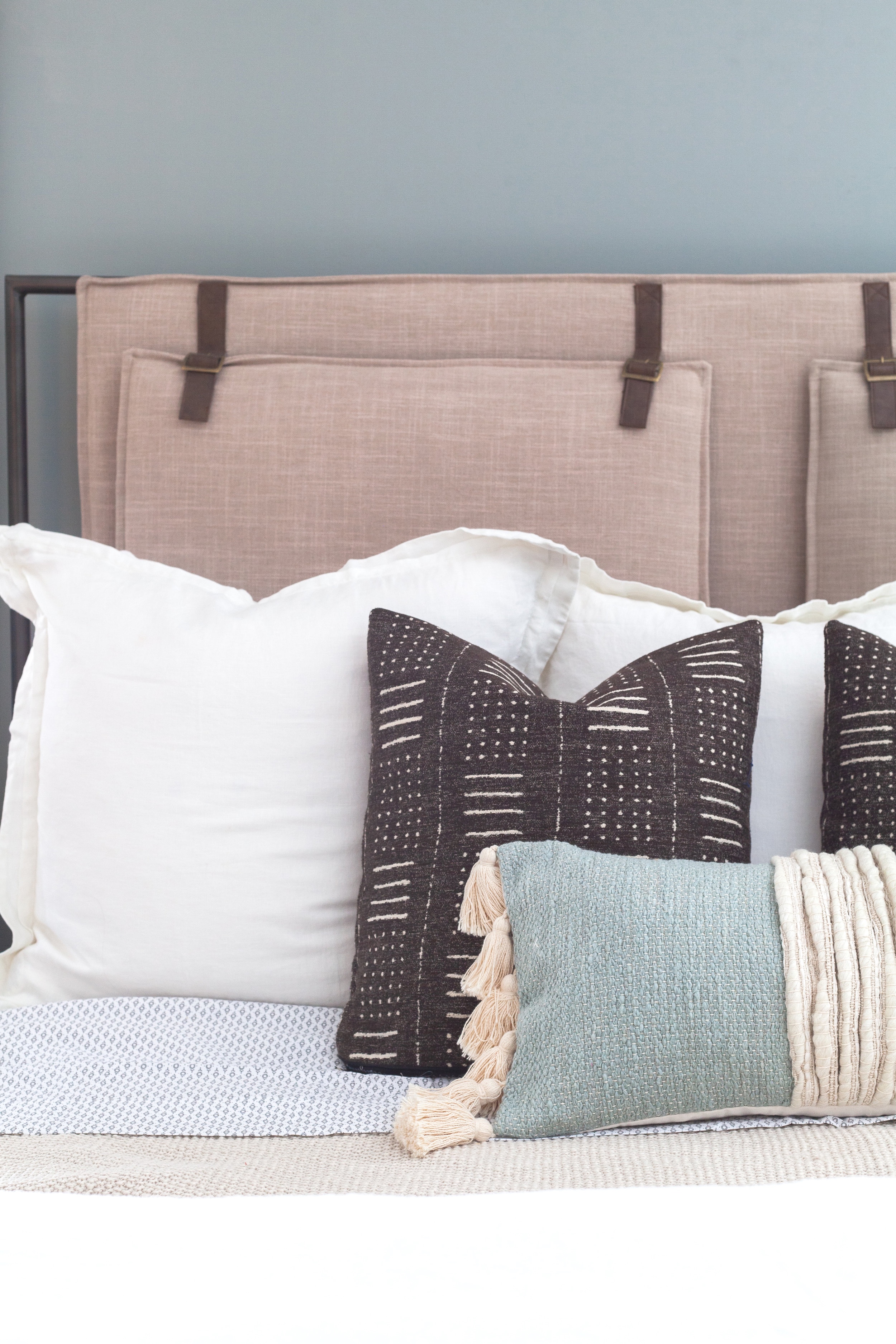 Lumbar Fever Why All Of Your Favorite Designers Are Using These Gorgeous Throws Scout Nimble