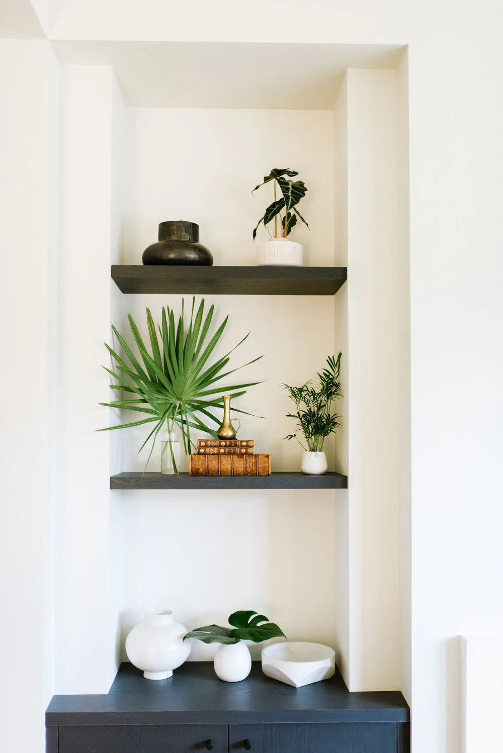 Designer Megan Bachmann Interiors | Photographers Delbarr Moradi and Paul Dyer