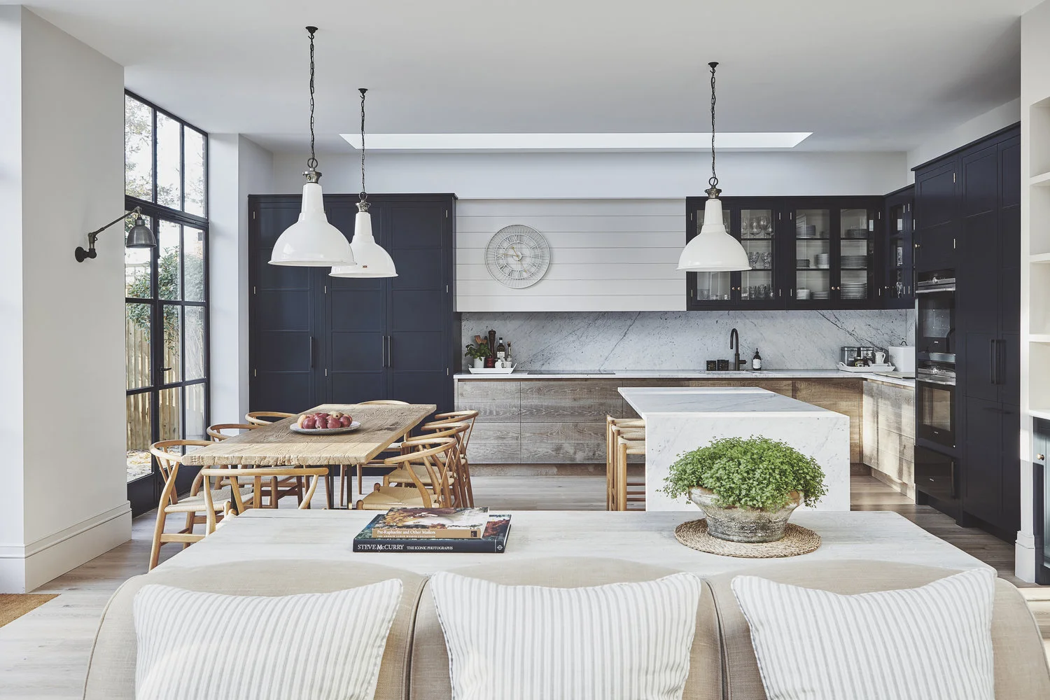 Design by Blake London | Photography by Malcolm Menzies