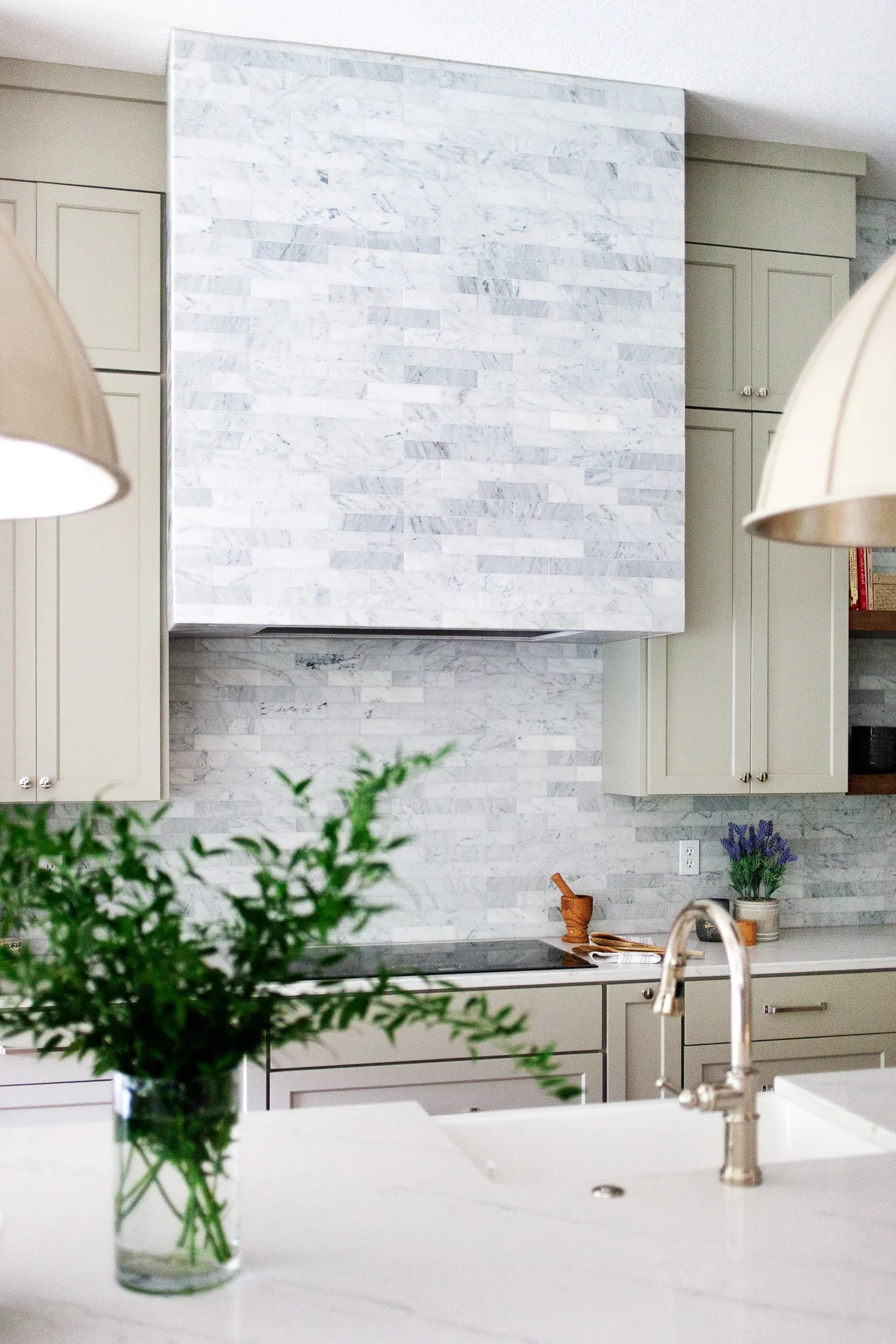 Hinkson-House-Home-Reveal-Scout-And-Nimble-Transistional-Kitchen-Low-Res_11.jpg