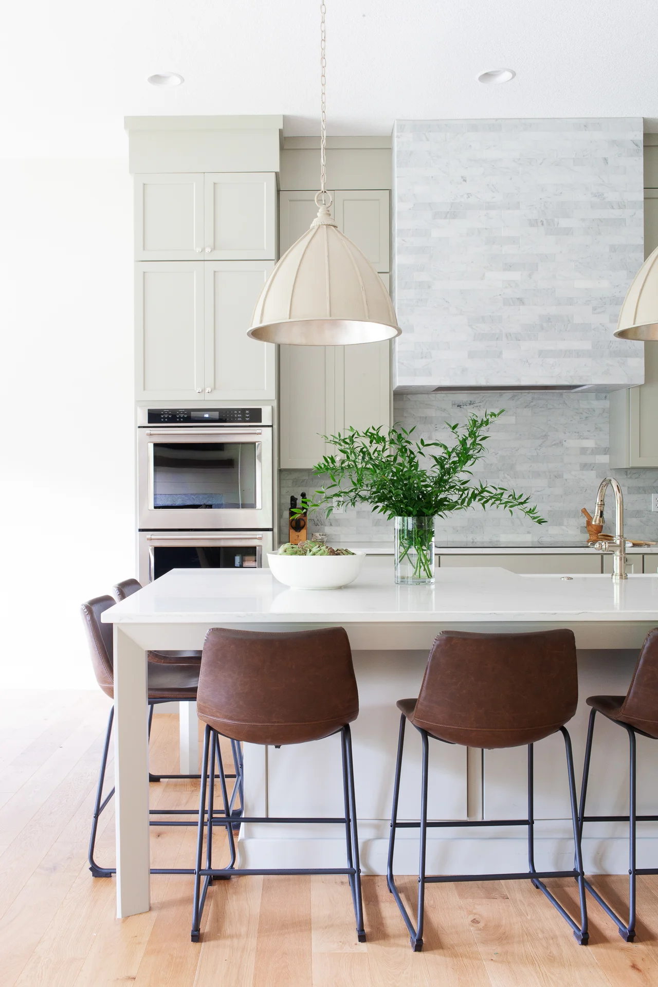 Hinkson-House-Home-Reveal-Scout-And-Nimble-Transistional-Kitchen-Low-Res_69.jpg