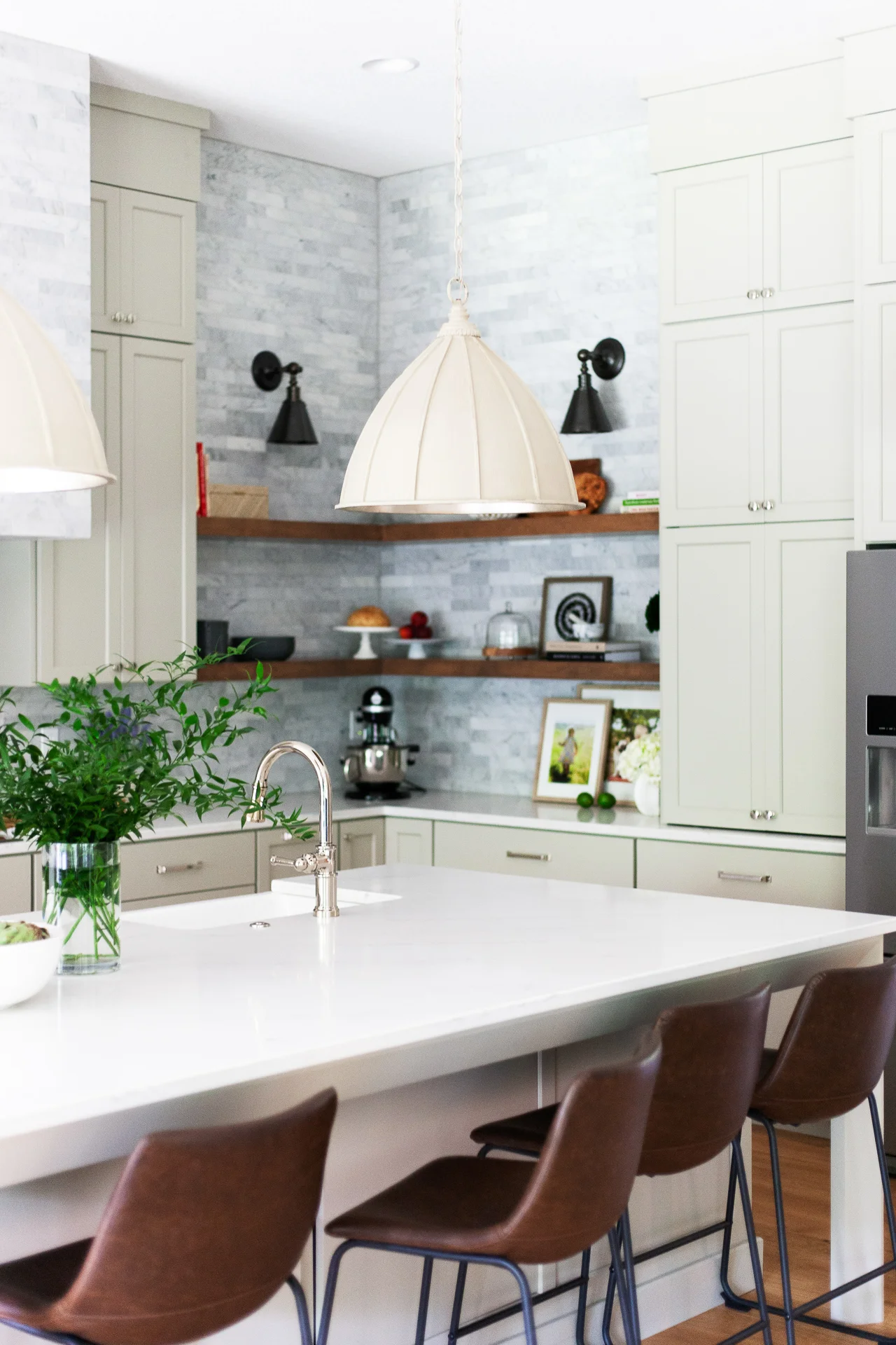 Hinkson-House-Home-Reveal-Scout-And-Nimble-Transistional-Kitchen-Low-Res_78.jpg