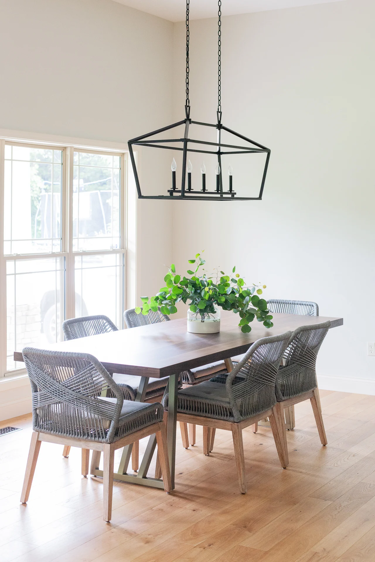 Hinkson-House-Home-Reveal-Scout-And-Nimble-Transistional-Kitchen-Low-Res_85.jpg