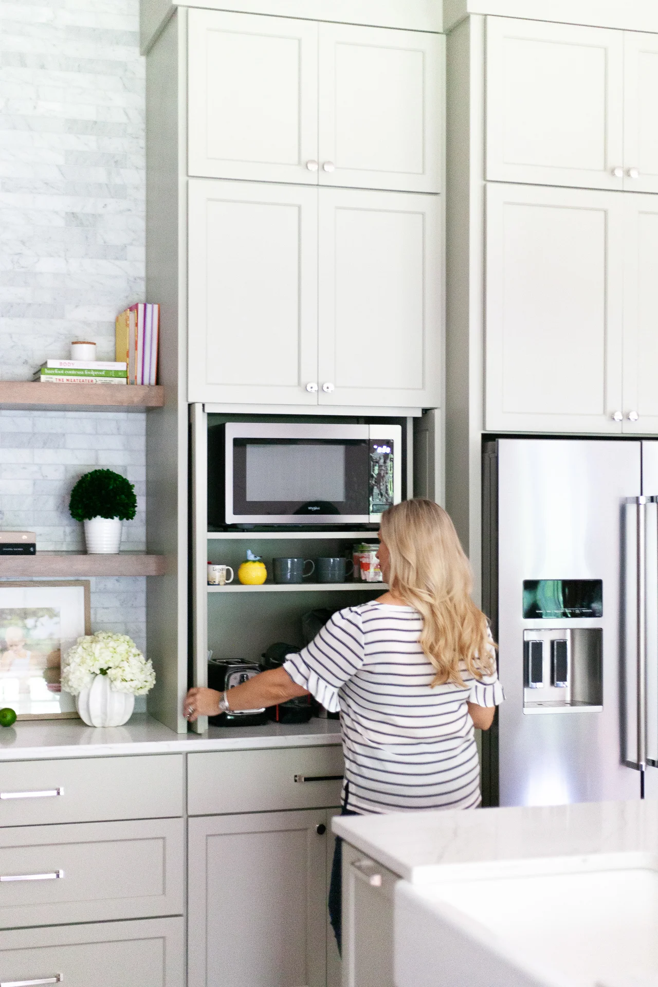 Hinkson-House-Home-Reveal-Scout-And-Nimble-Transistional-Kitchen-Low-Res_90.jpg